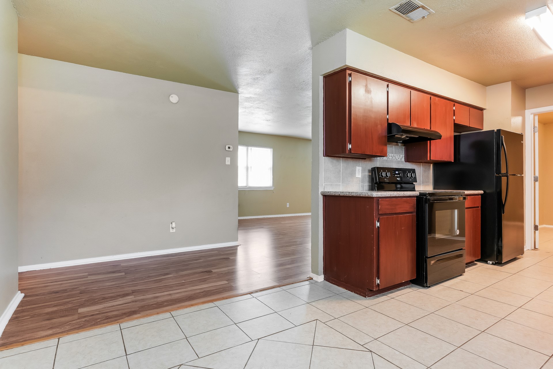 701 E Mission Street Crowley TX 76036