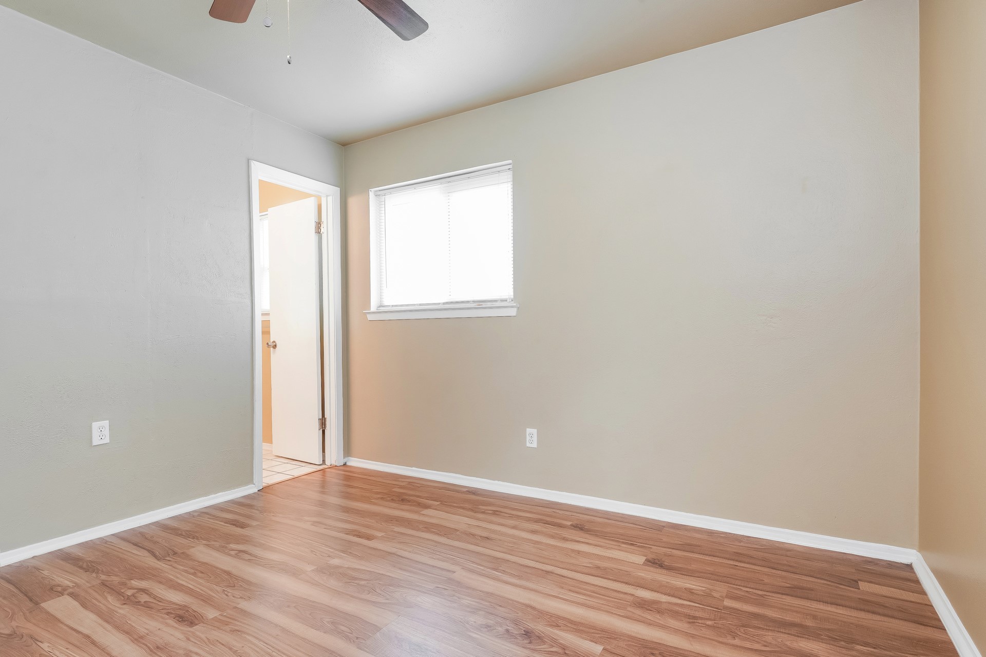 701 E Mission Street Crowley TX 76036