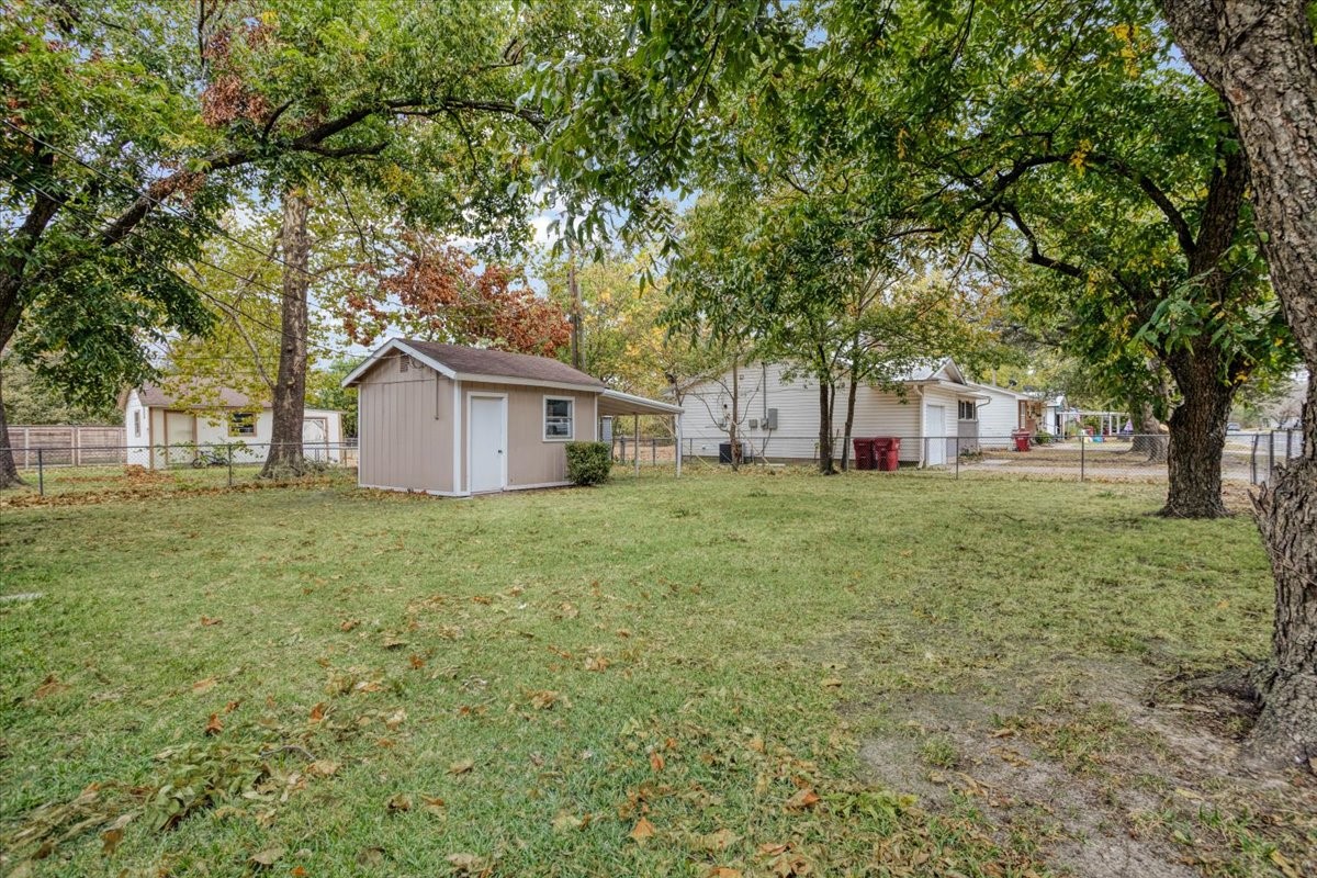 100 E Cunningham Street Bonham TX 75418