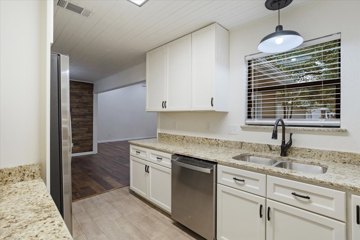 100 E Cunningham Street Bonham TX 75418