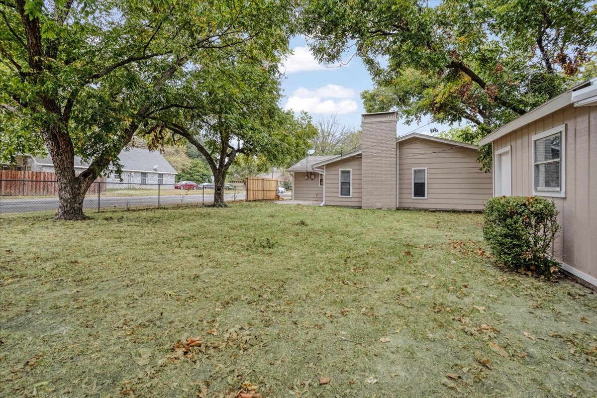 100 E Cunningham Street Bonham TX 75418