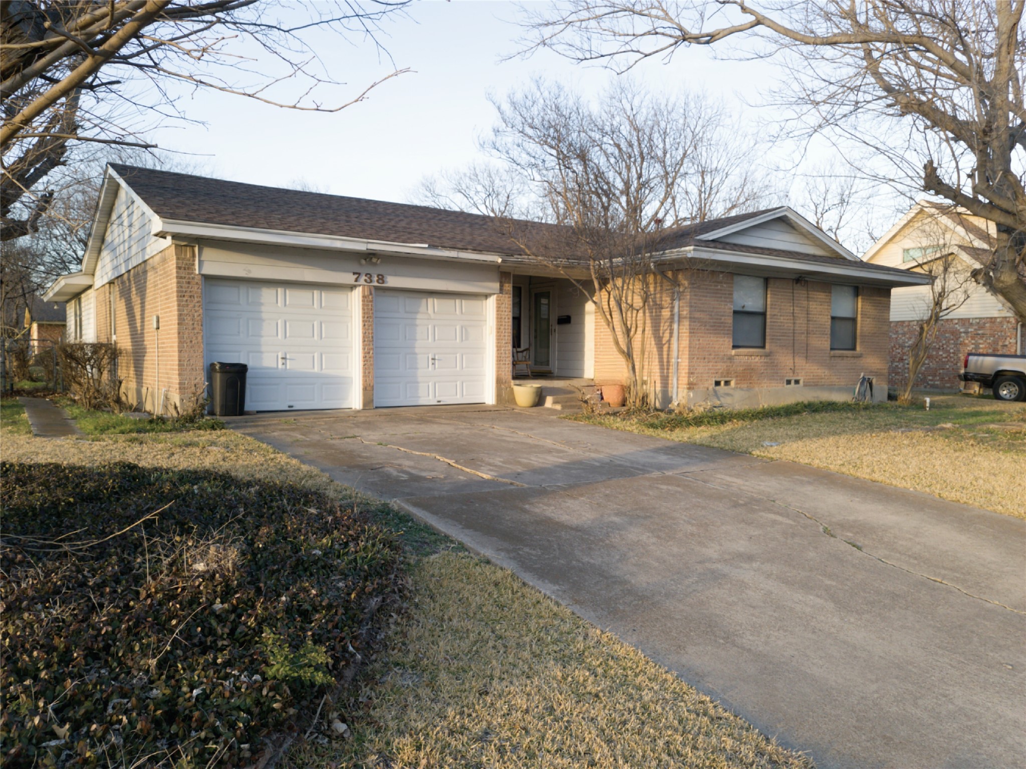 738 Hawthorne Lane Grand Prairie TX 75052