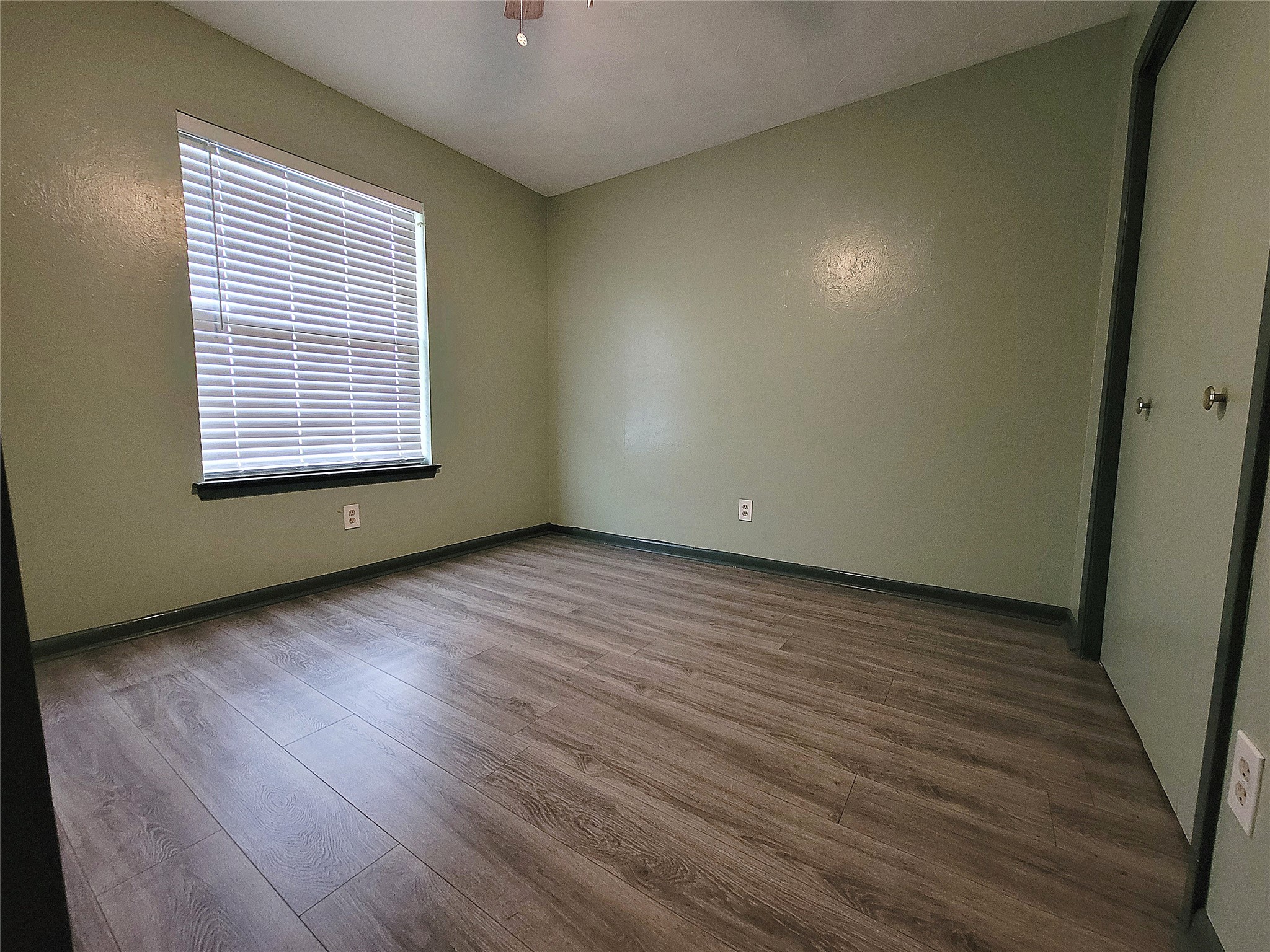 738 Hawthorne Lane Grand Prairie TX 75052