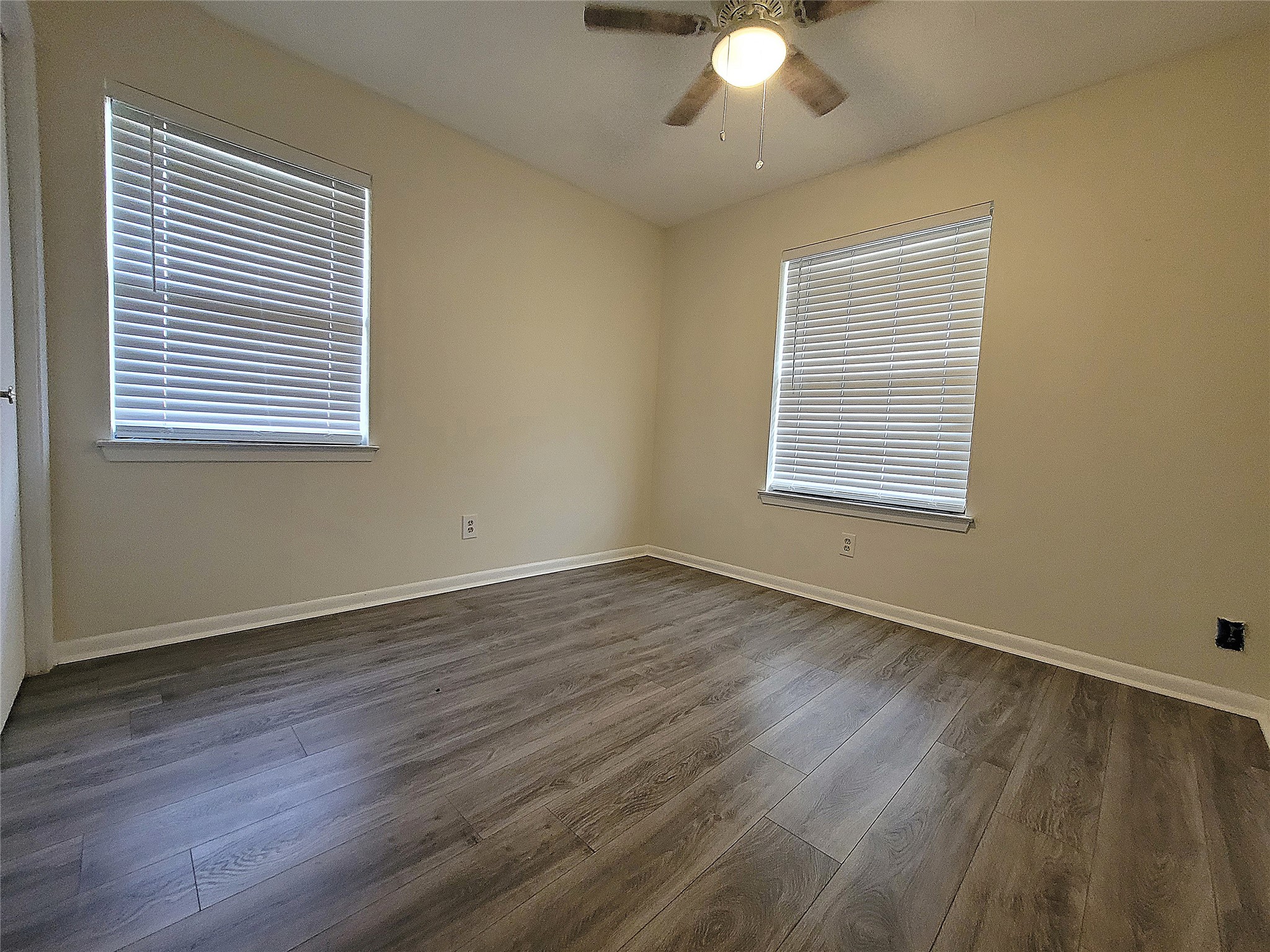 738 Hawthorne Lane Grand Prairie TX 75052