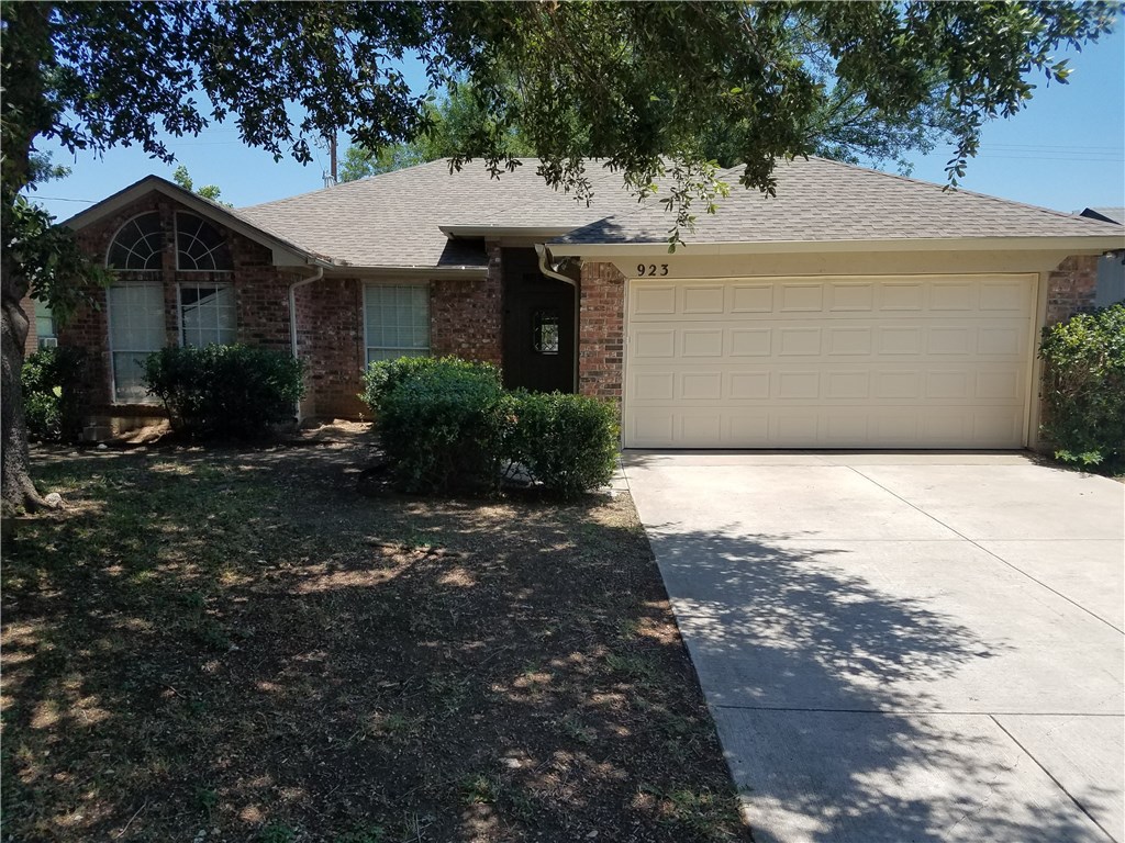 923 Packard Drive Arlington TX 76001