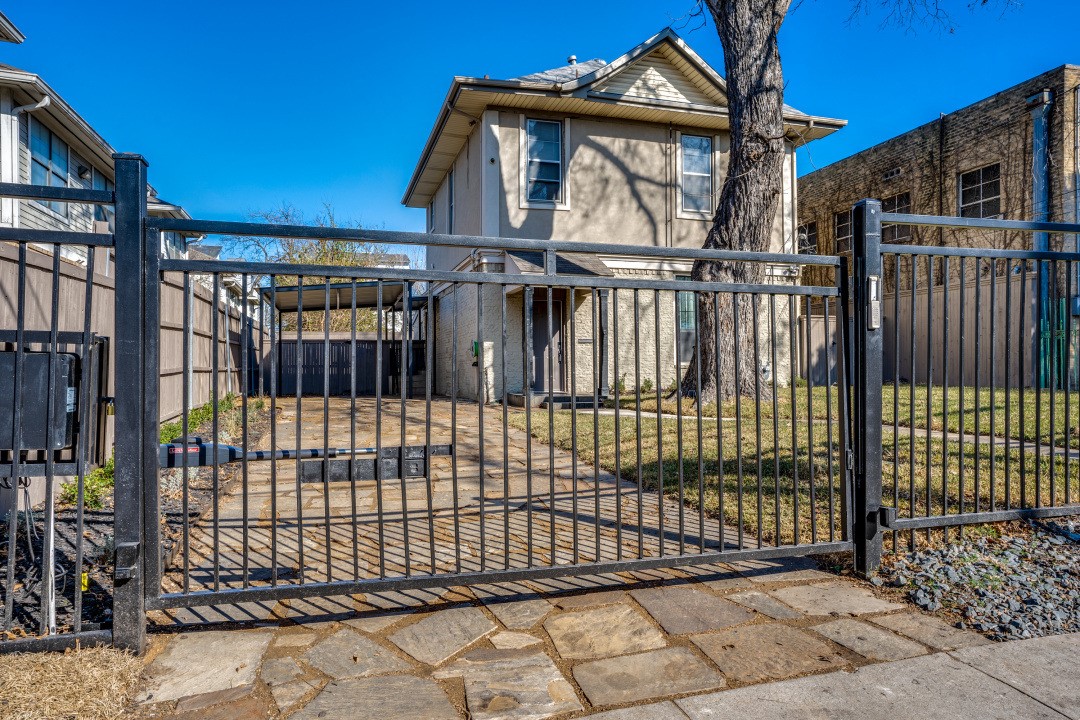 1910 N Carroll Avenue Dallas TX 75204