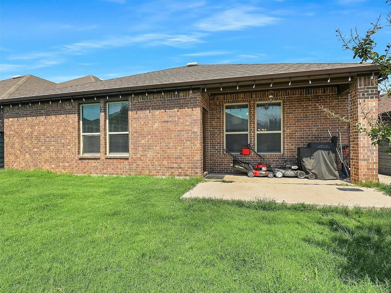 1520 Summit View Lane Little Elm TX 76227