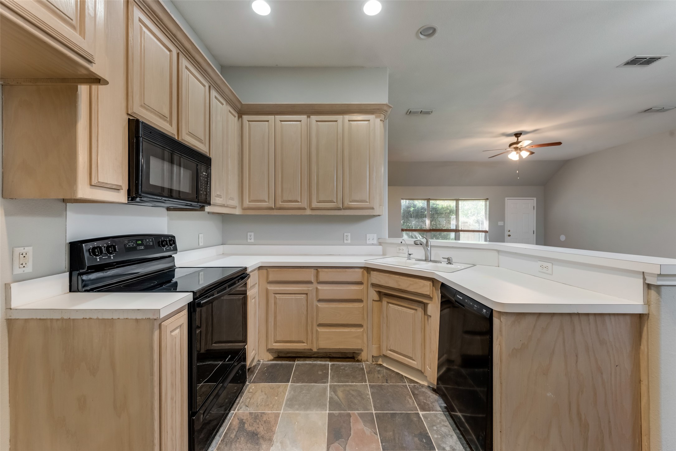 9102 Creede Trail Fort Worth TX 76118
