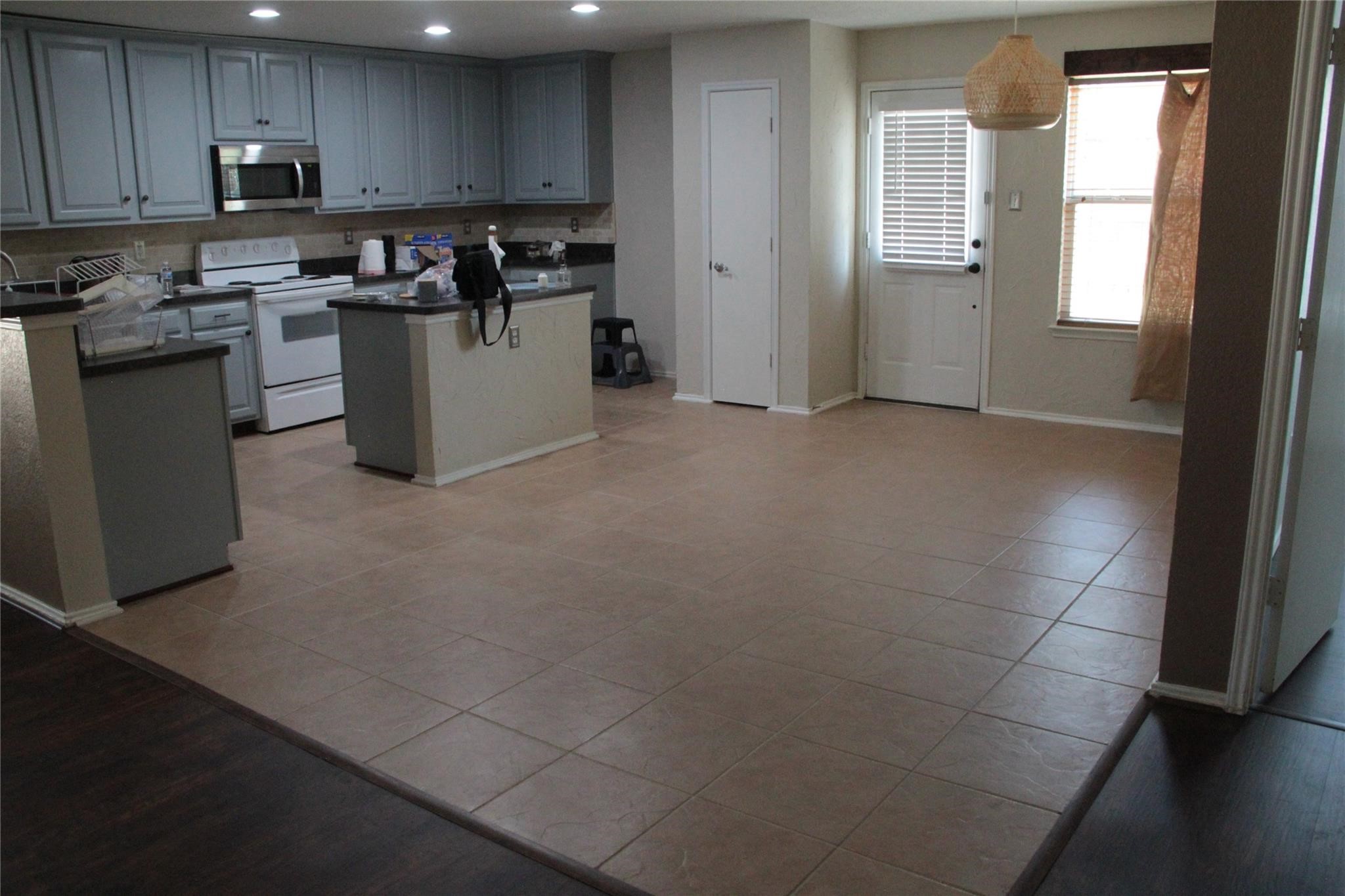 2059 La Salle Trail Grand Prairie TX 75052
