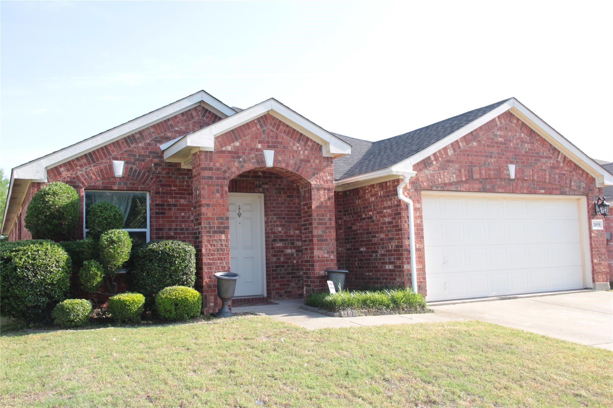 2059 La Salle Trail Grand Prairie TX 75052