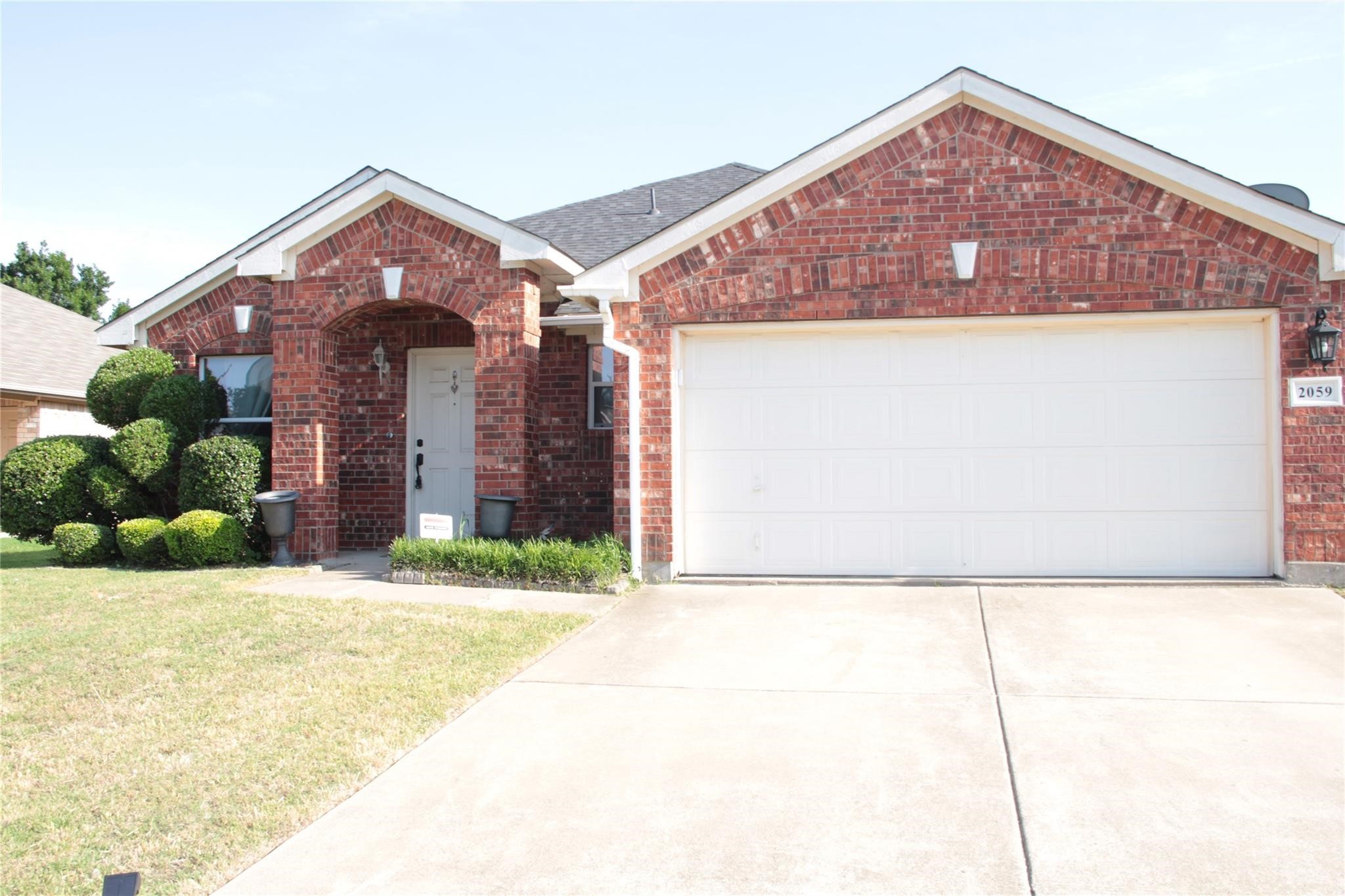 2059 La Salle Trail Grand Prairie TX 75052