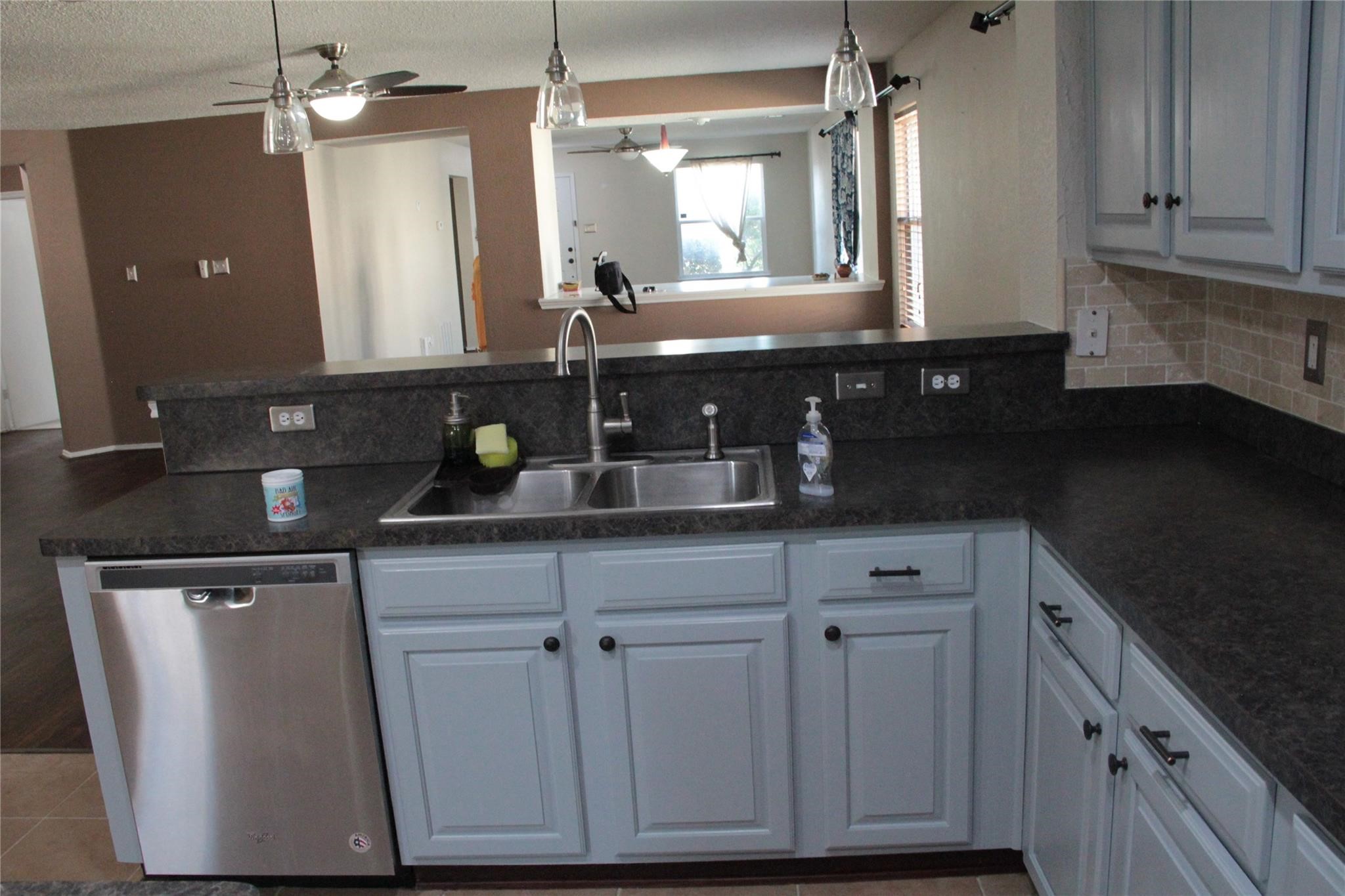 2059 La Salle Trail Grand Prairie TX 75052