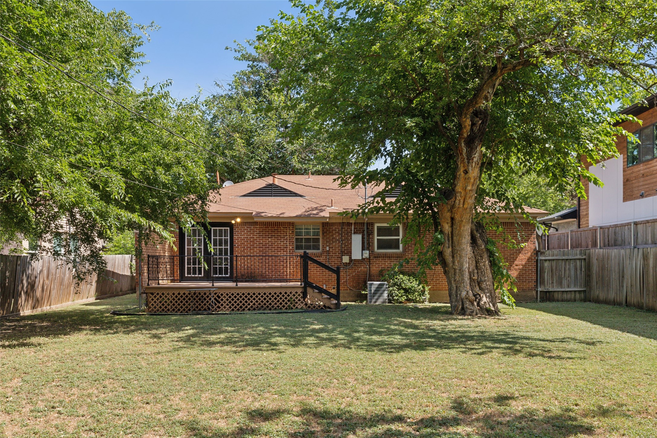 3884 Van Ness Lane Dallas TX 75220
