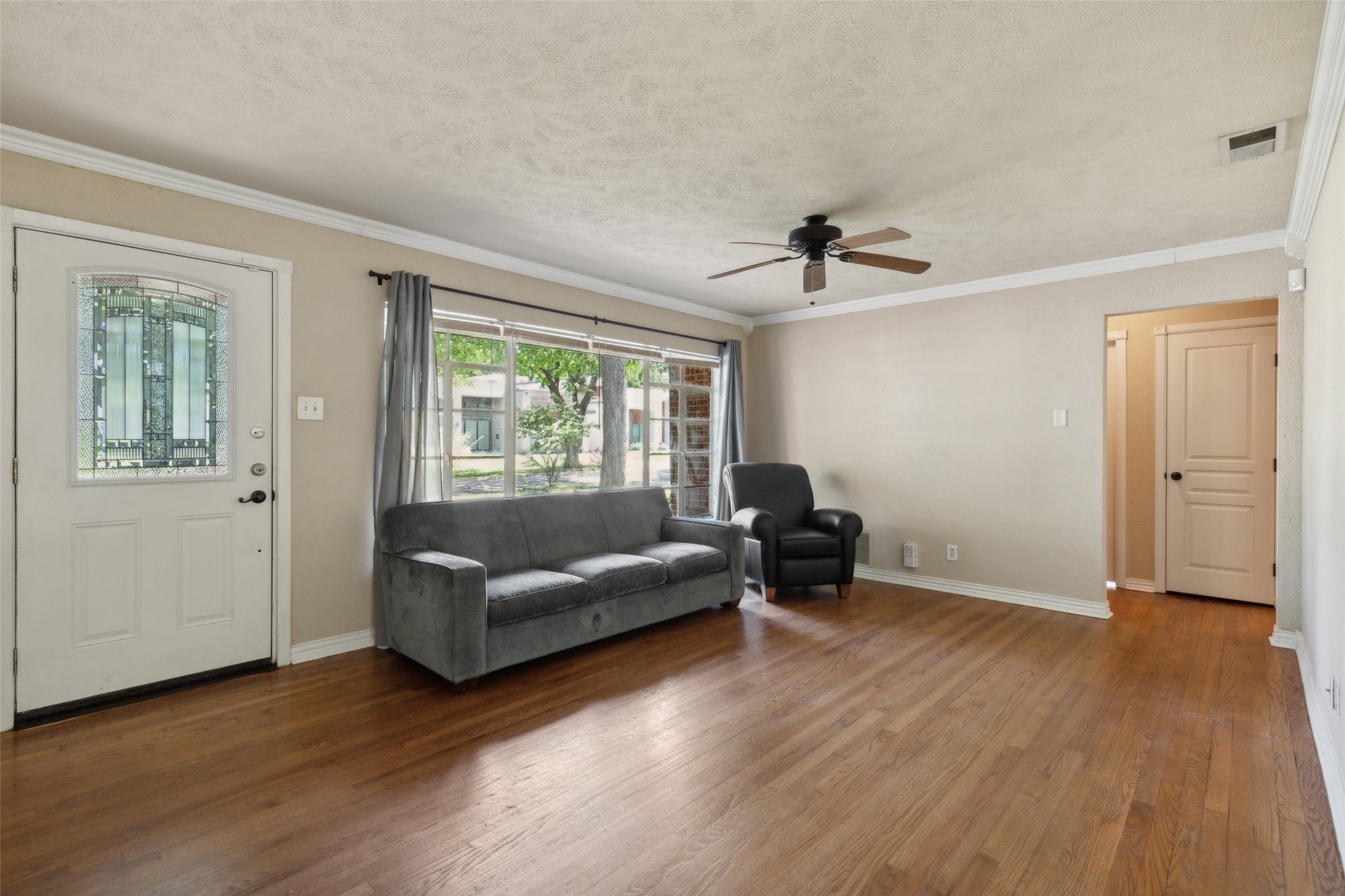 3884 Van Ness Lane Dallas TX 75220
