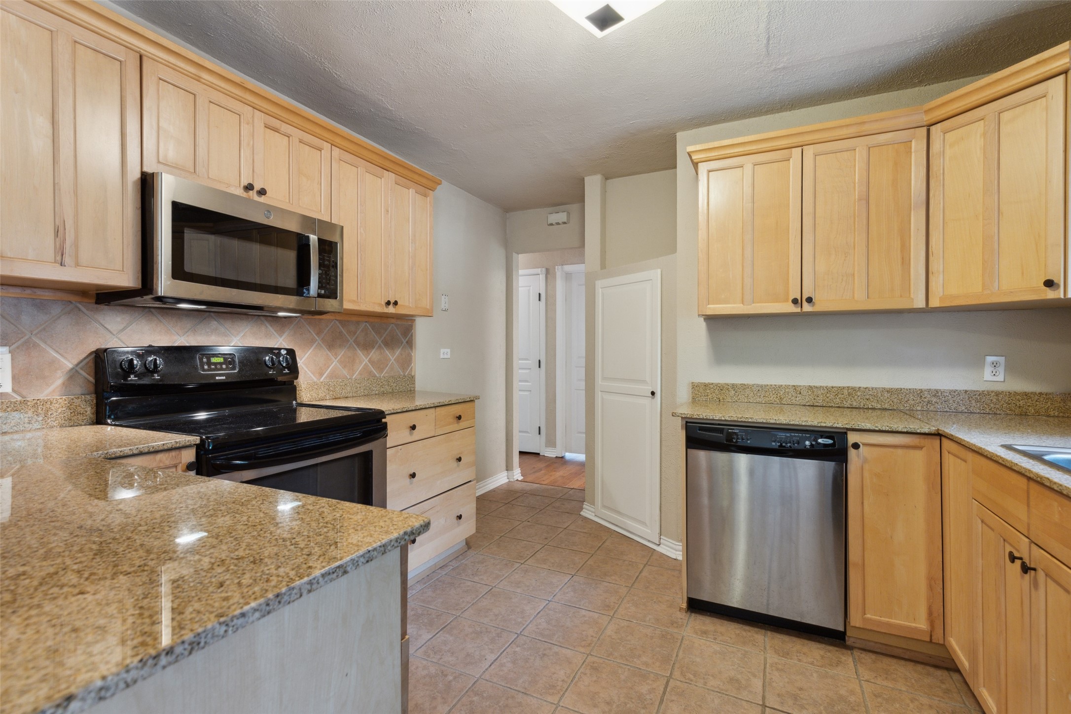 3884 Van Ness Lane Dallas TX 75220