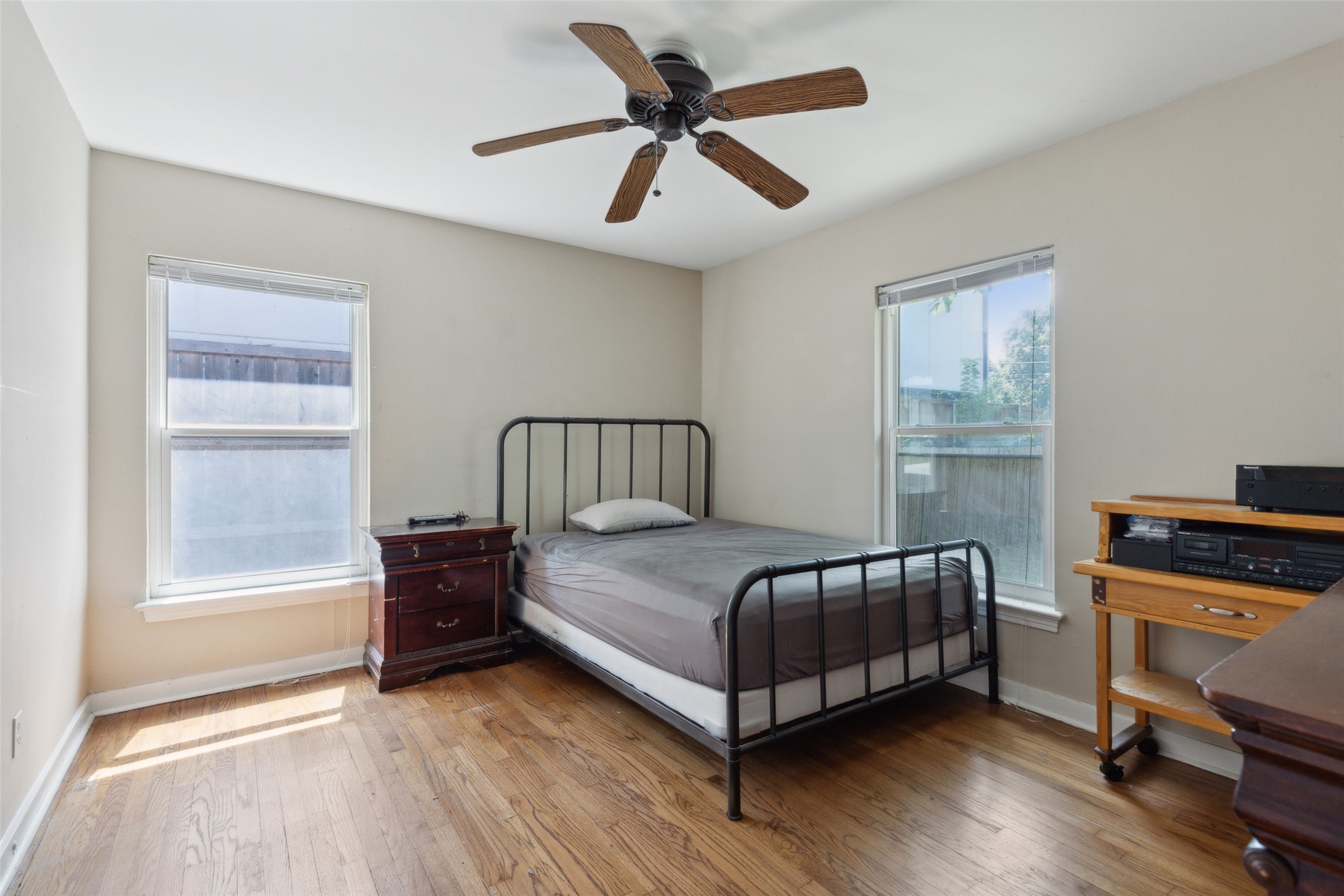 3884 Van Ness Lane Dallas TX 75220