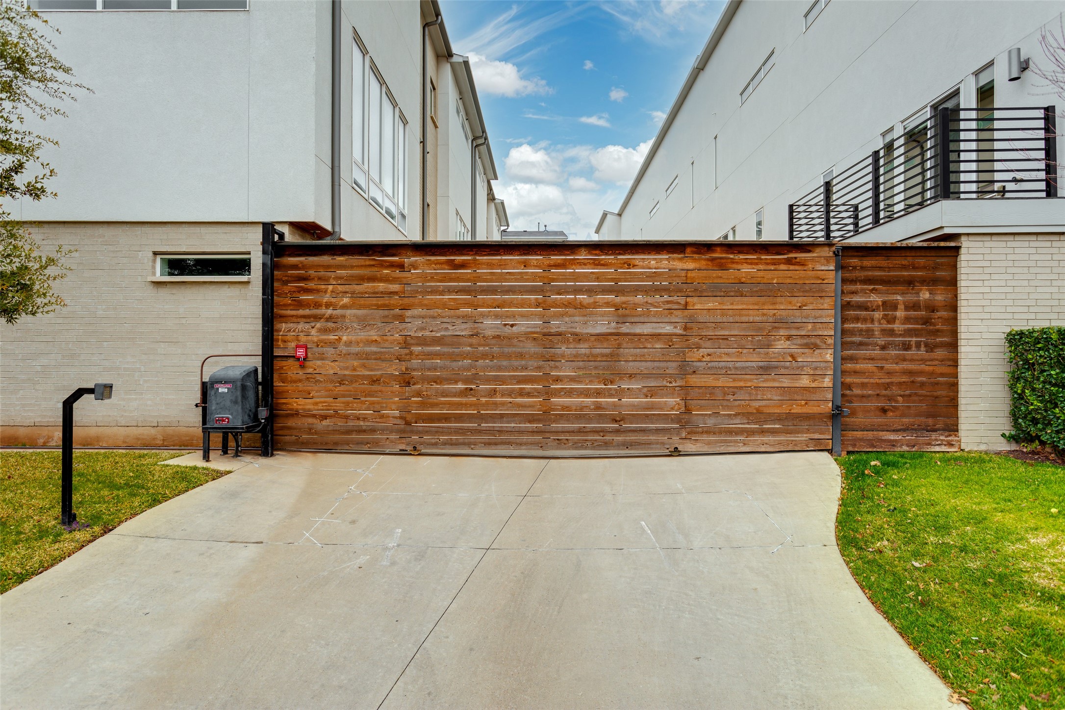 4964 Flitwick Dallas TX 75204