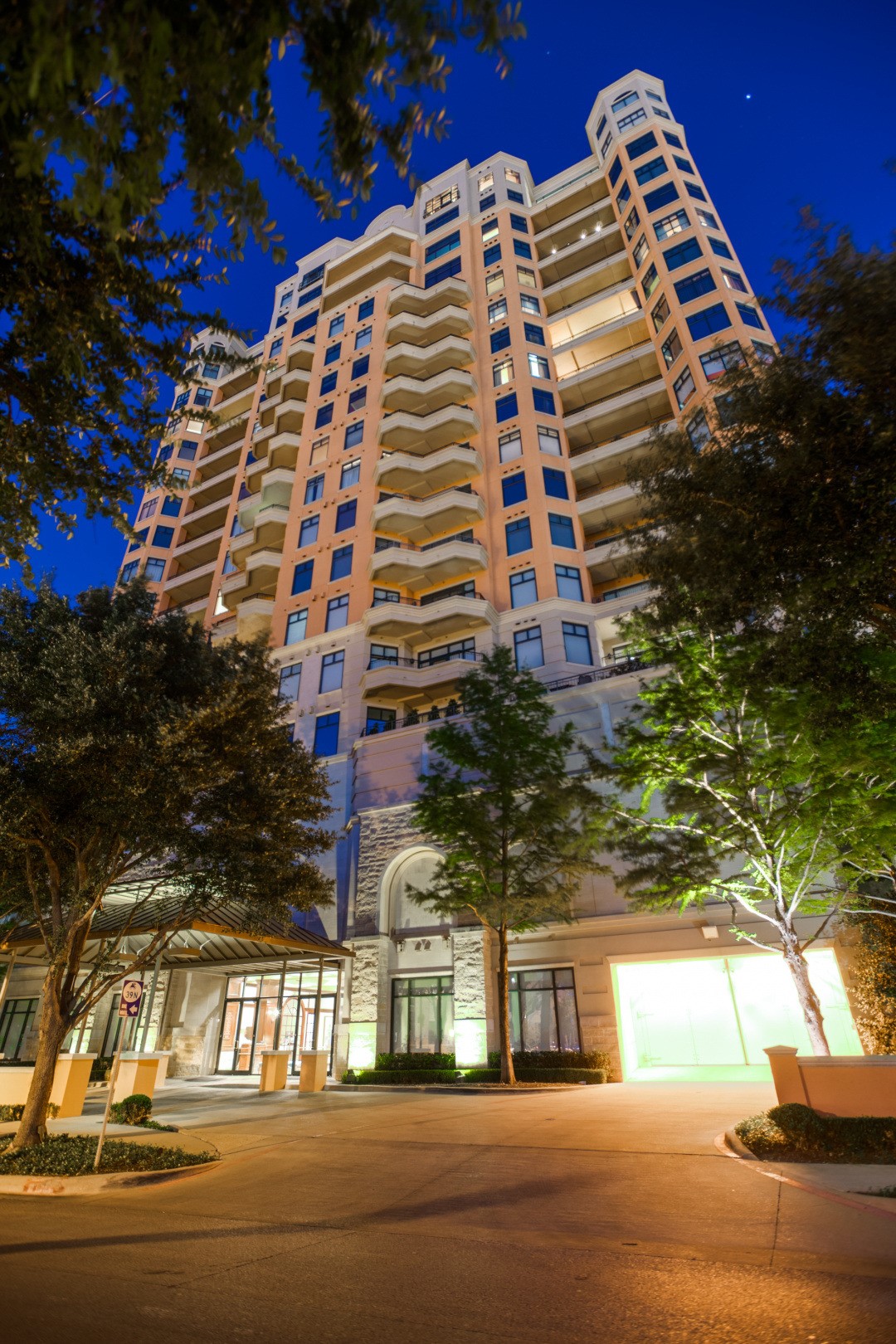 2828 Hood Street Dallas TX 75219