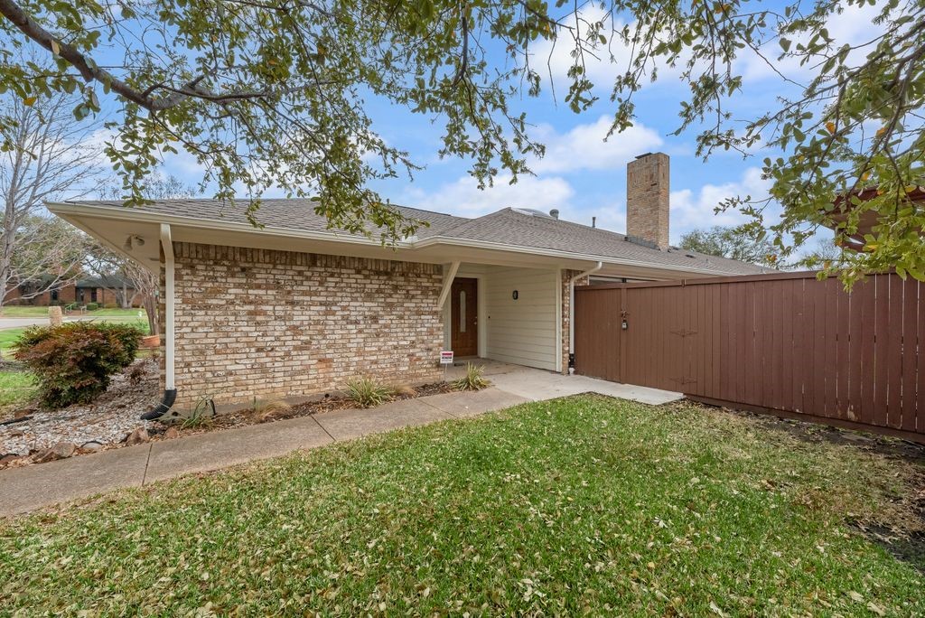 7106 Casablanca Court Dallas TX 75248