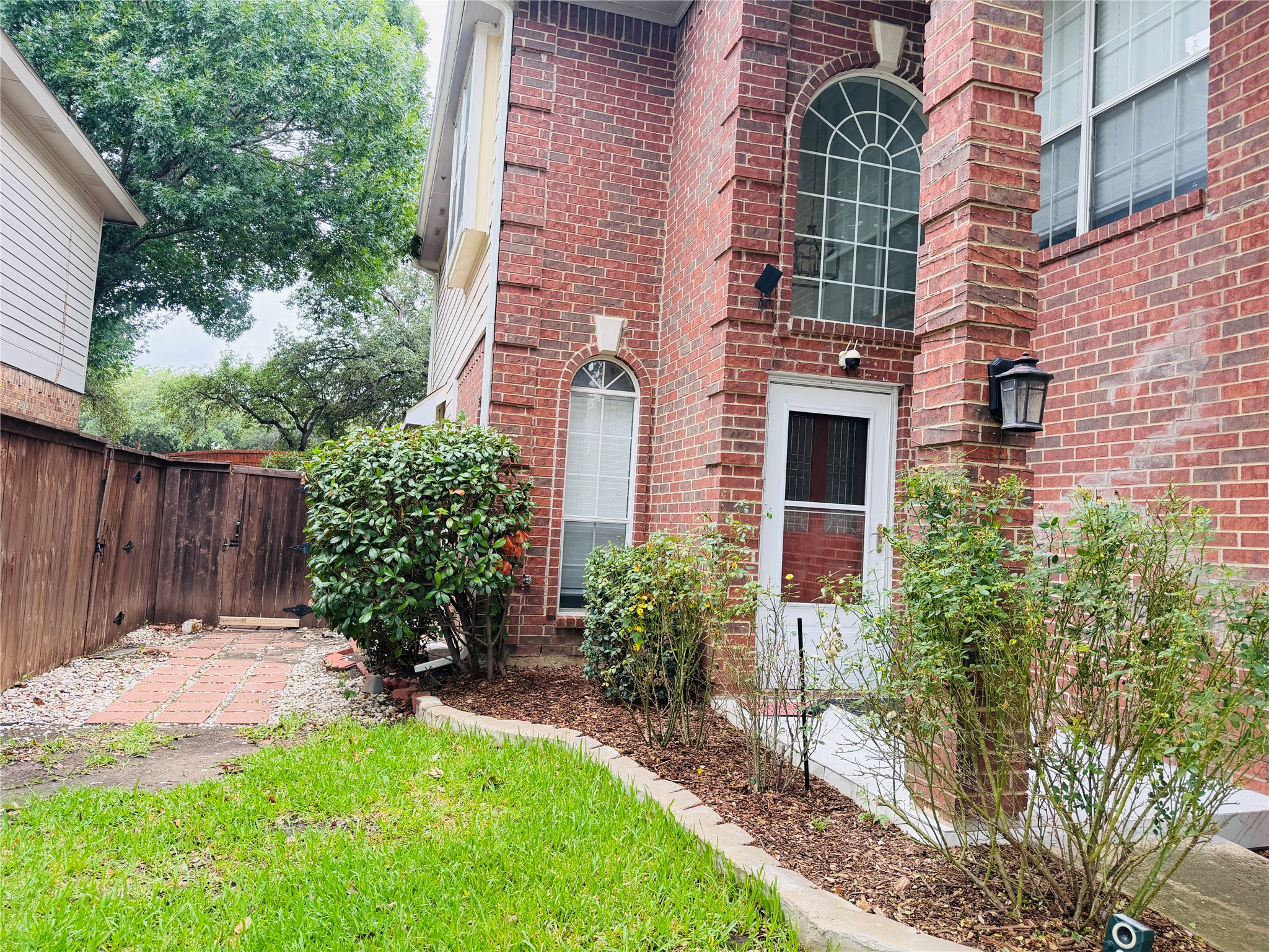 434 Moonlight Way Irving TX 75063