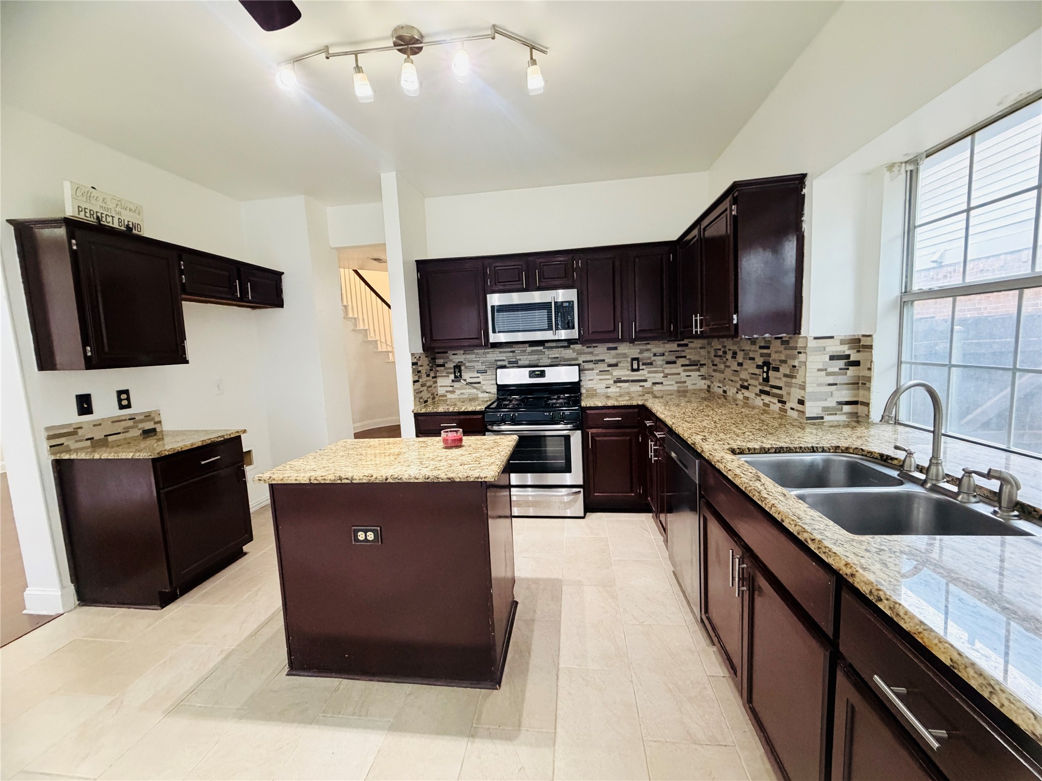 434 Moonlight Way Irving TX 75063
