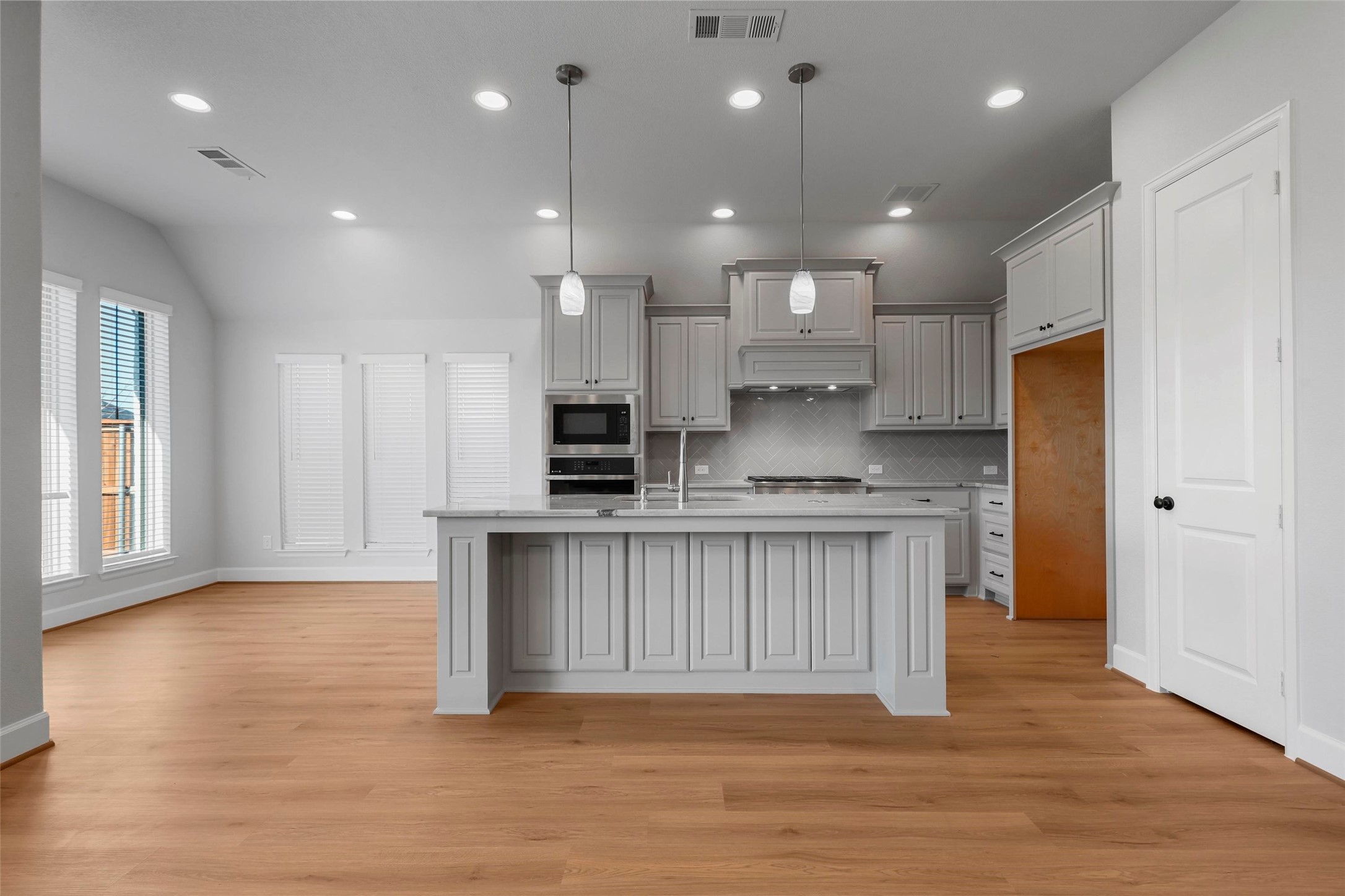 1824 Buckeye Lane Mansfield TX 76063