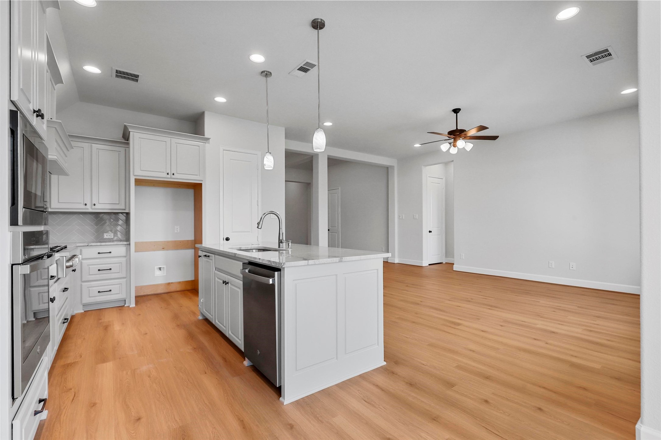 1824 Buckeye Lane Mansfield TX 76063