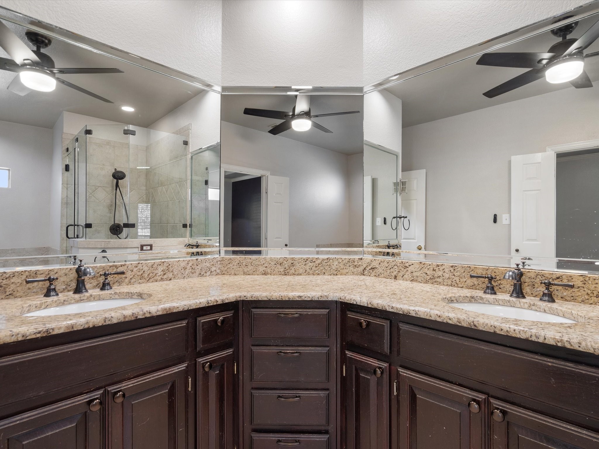 18731 Thorntree Lane Dallas TX 75252