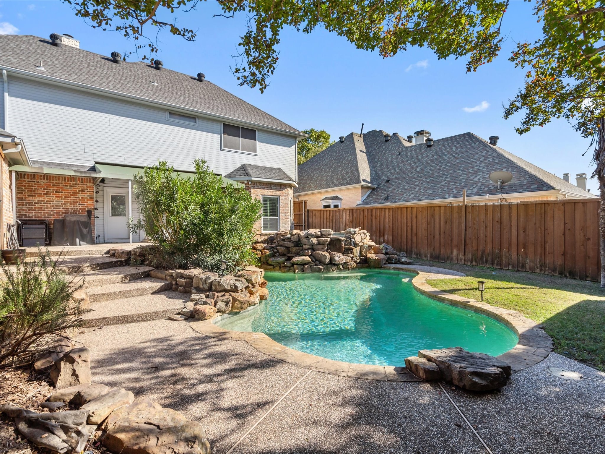 18731 Thorntree Lane Dallas TX 75252