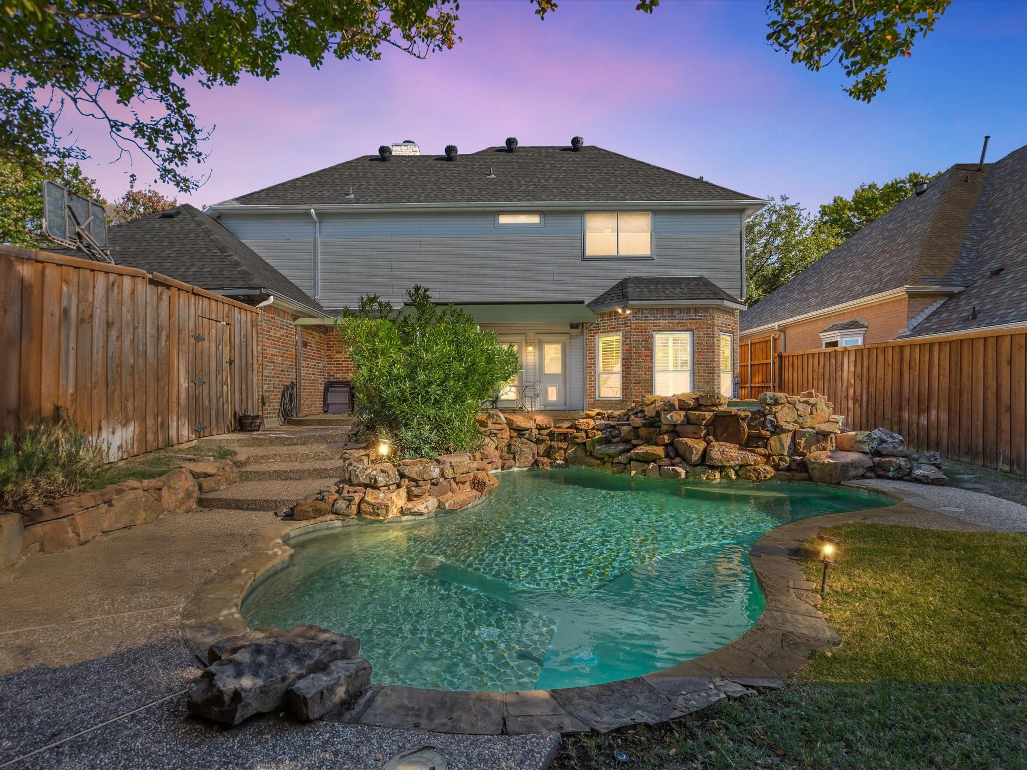 18731 Thorntree Lane Dallas TX 75252