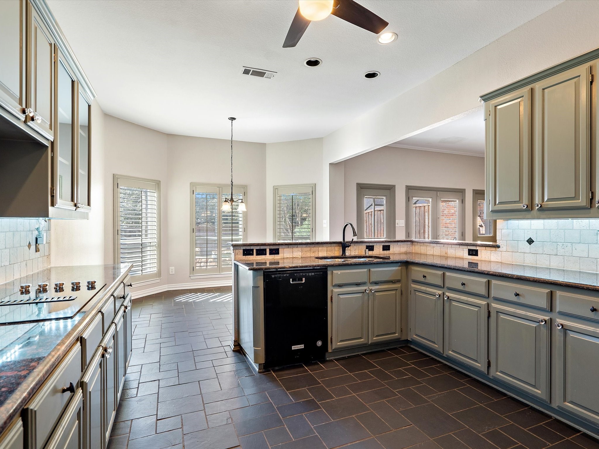 18731 Thorntree Lane Dallas TX 75252