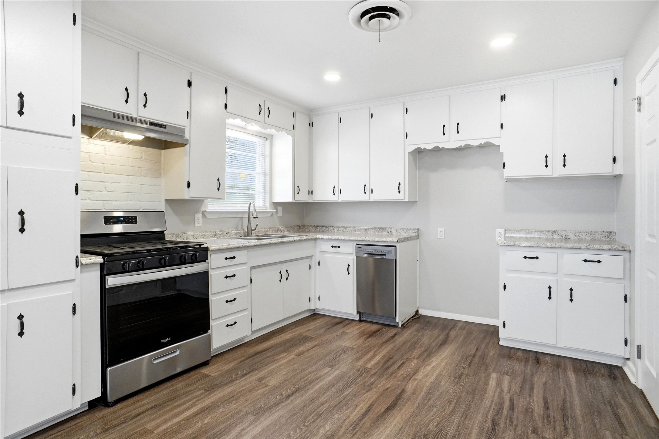 101 Glenhaven Drive Azle TX 76020
