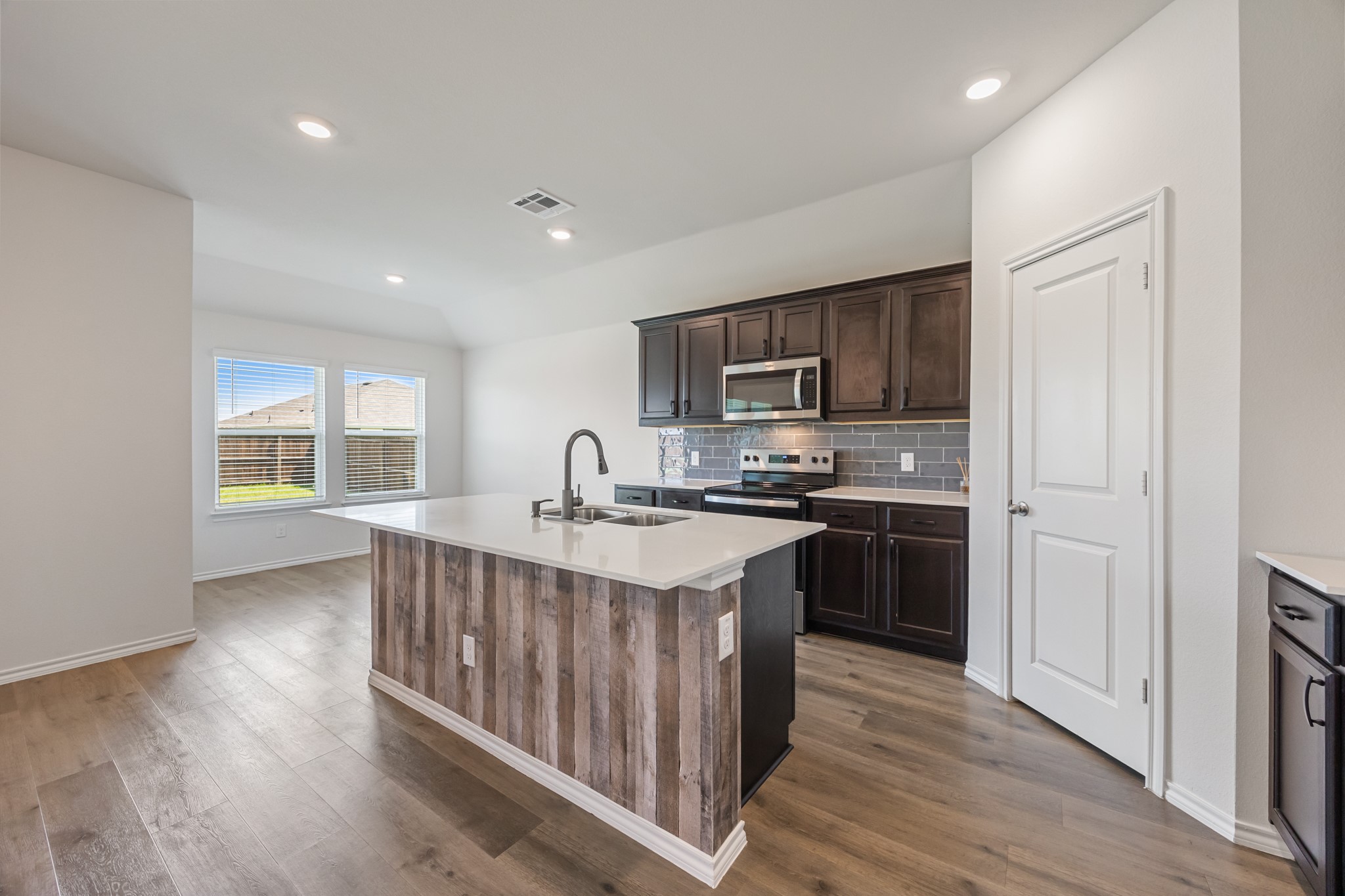 214 Crookedfield Drive Nevada TX 75173