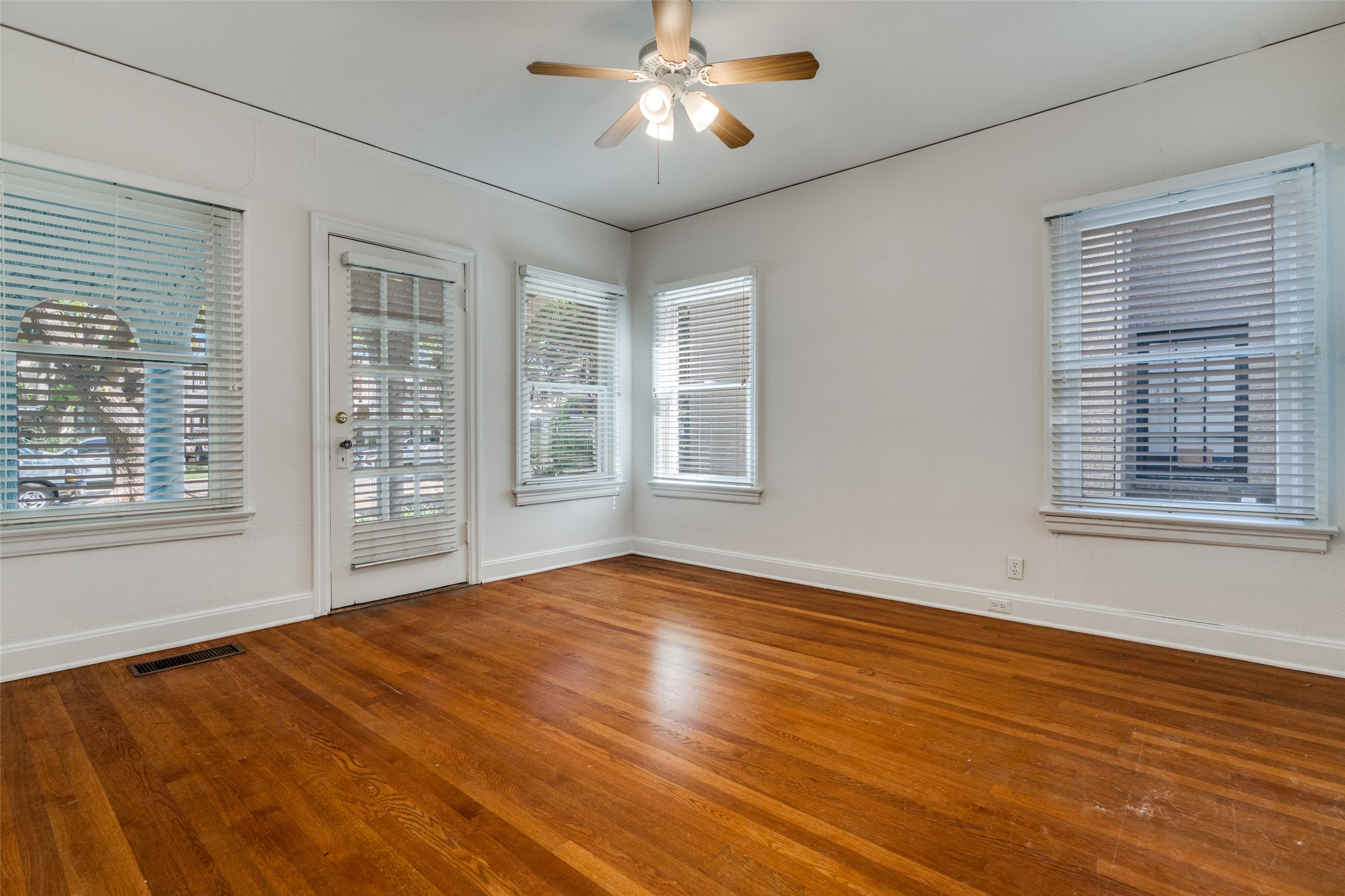 4012 Prescott Avenue Dallas TX 75219