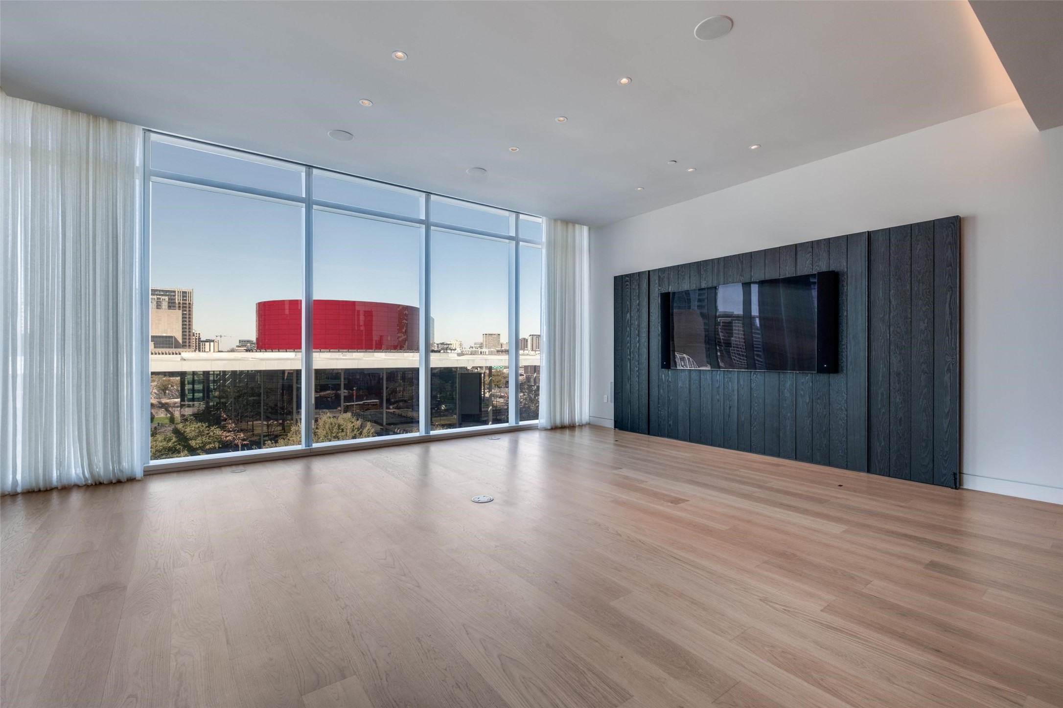 1747 Leonard Street Dallas TX 75201