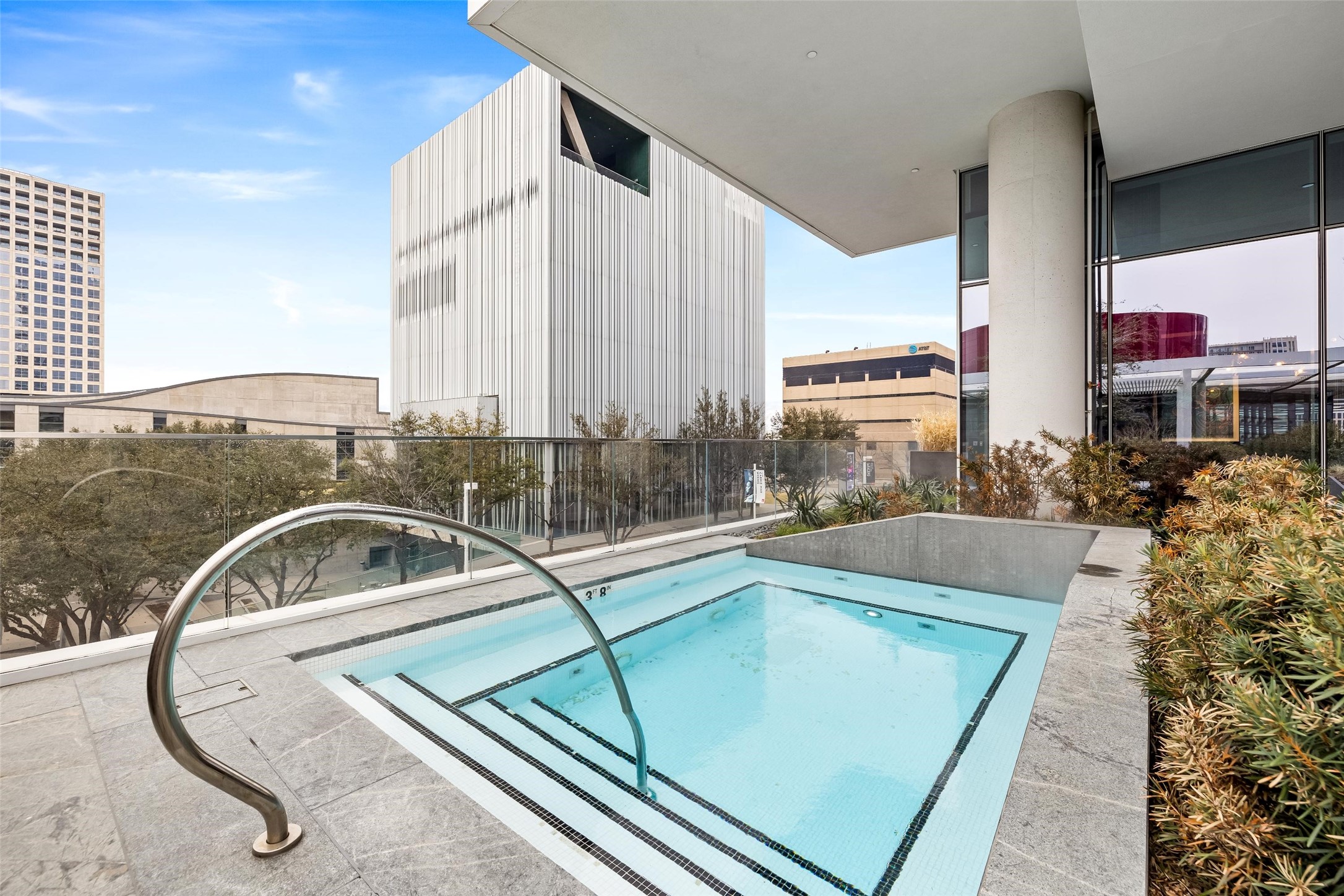 1747 Leonard Street Dallas TX 75201