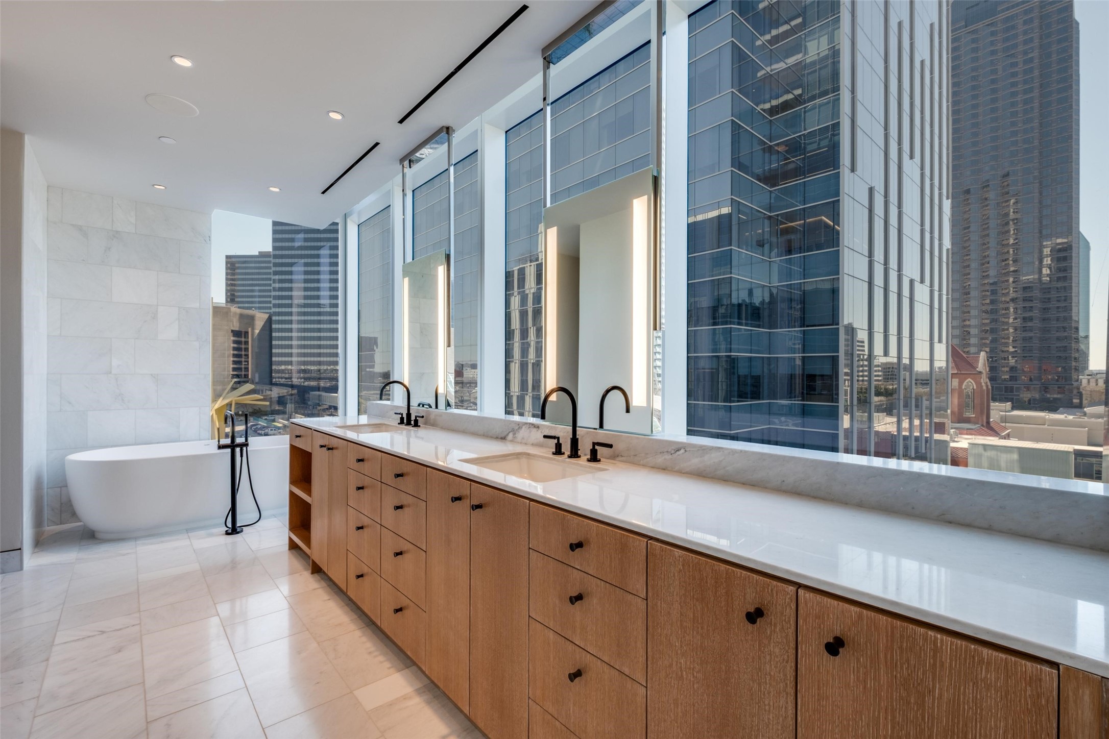 1747 Leonard Street Dallas TX 75201