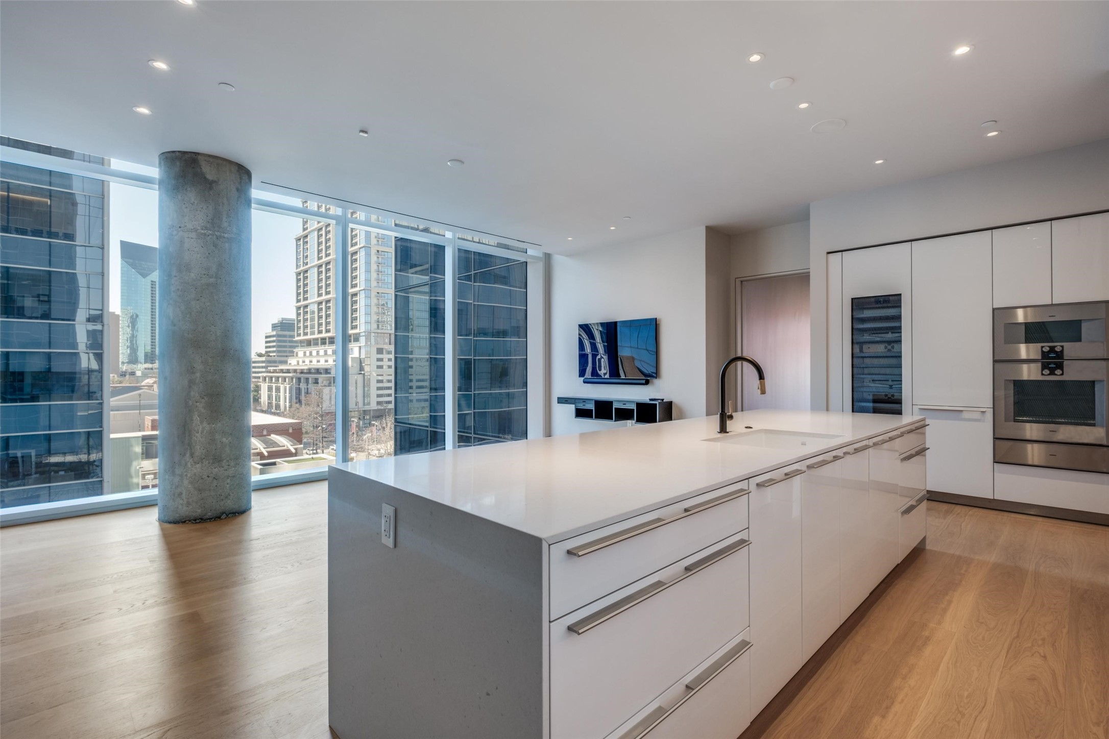 1747 Leonard Street Dallas TX 75201