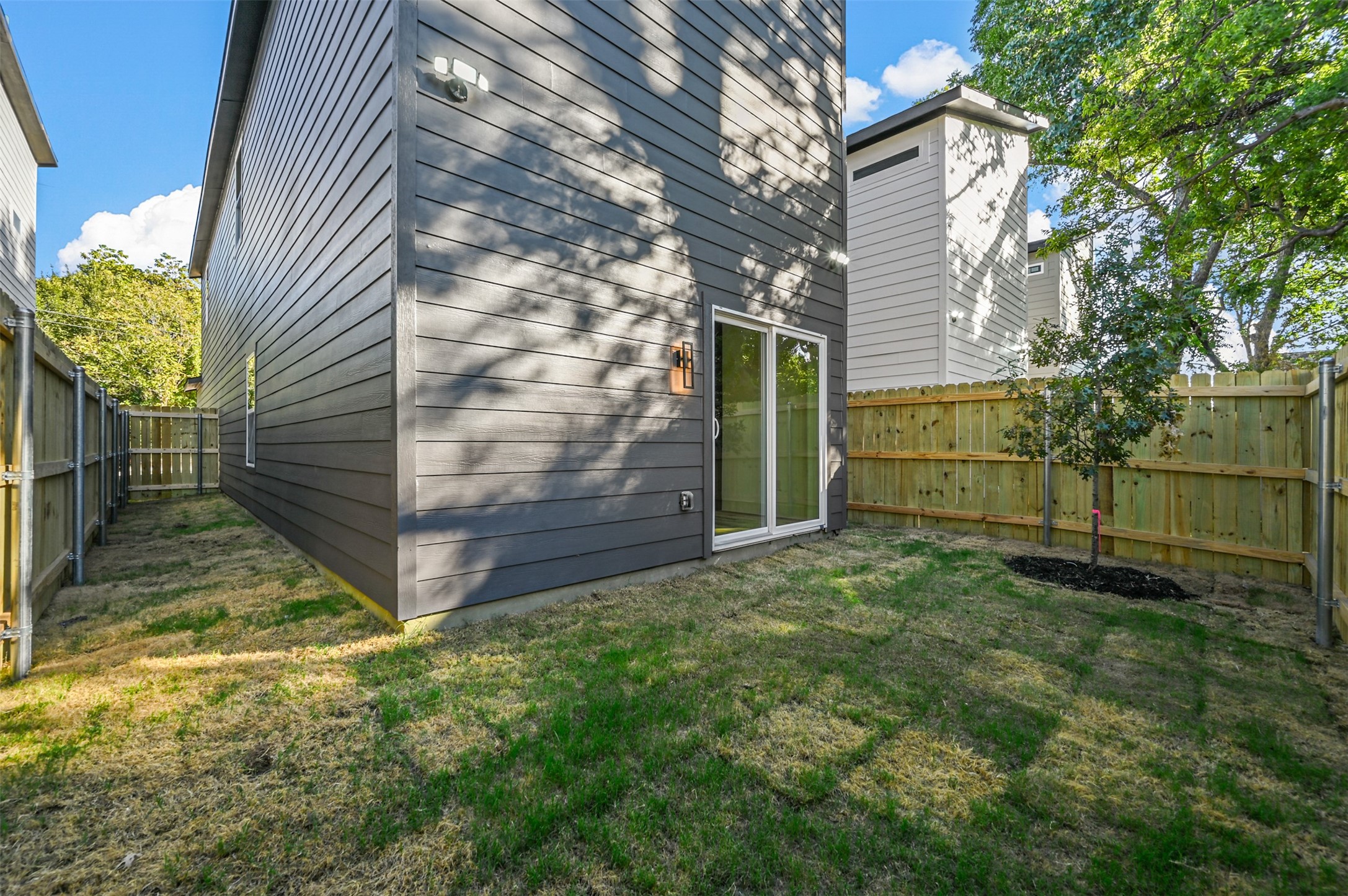 2413 Easley Dallas TX 75215