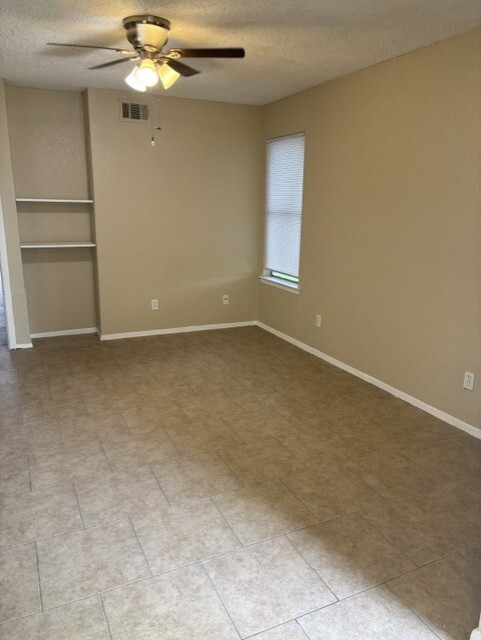 5100 Herrick Court Haltom City TX 76117