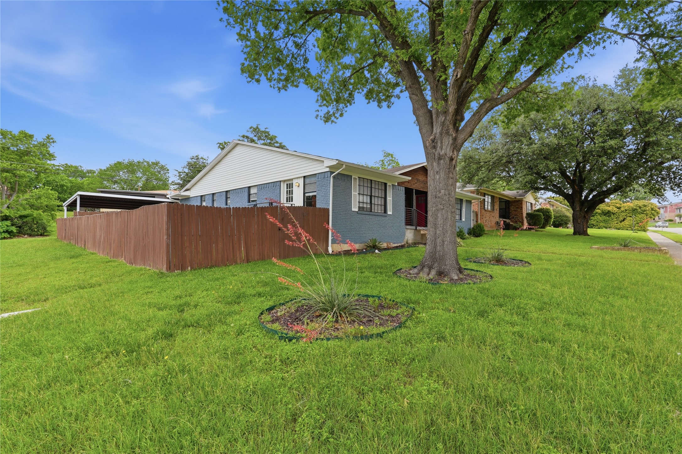 10805 Lake Gardens Drive Dallas TX 75218