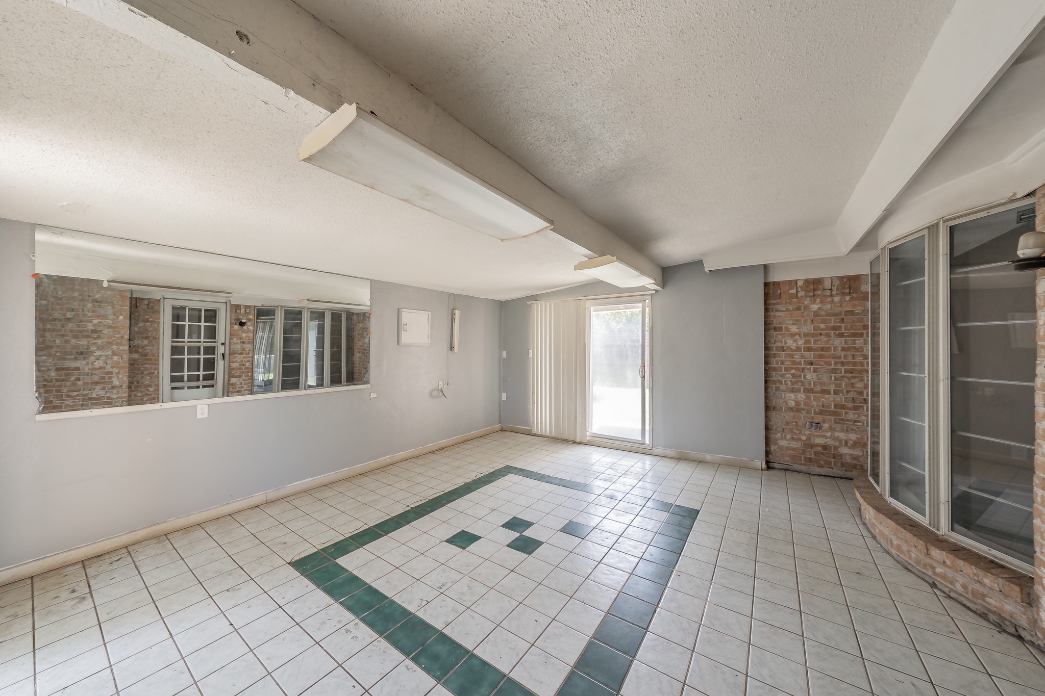 2863 Hitson Lane Fort Worth TX 76112