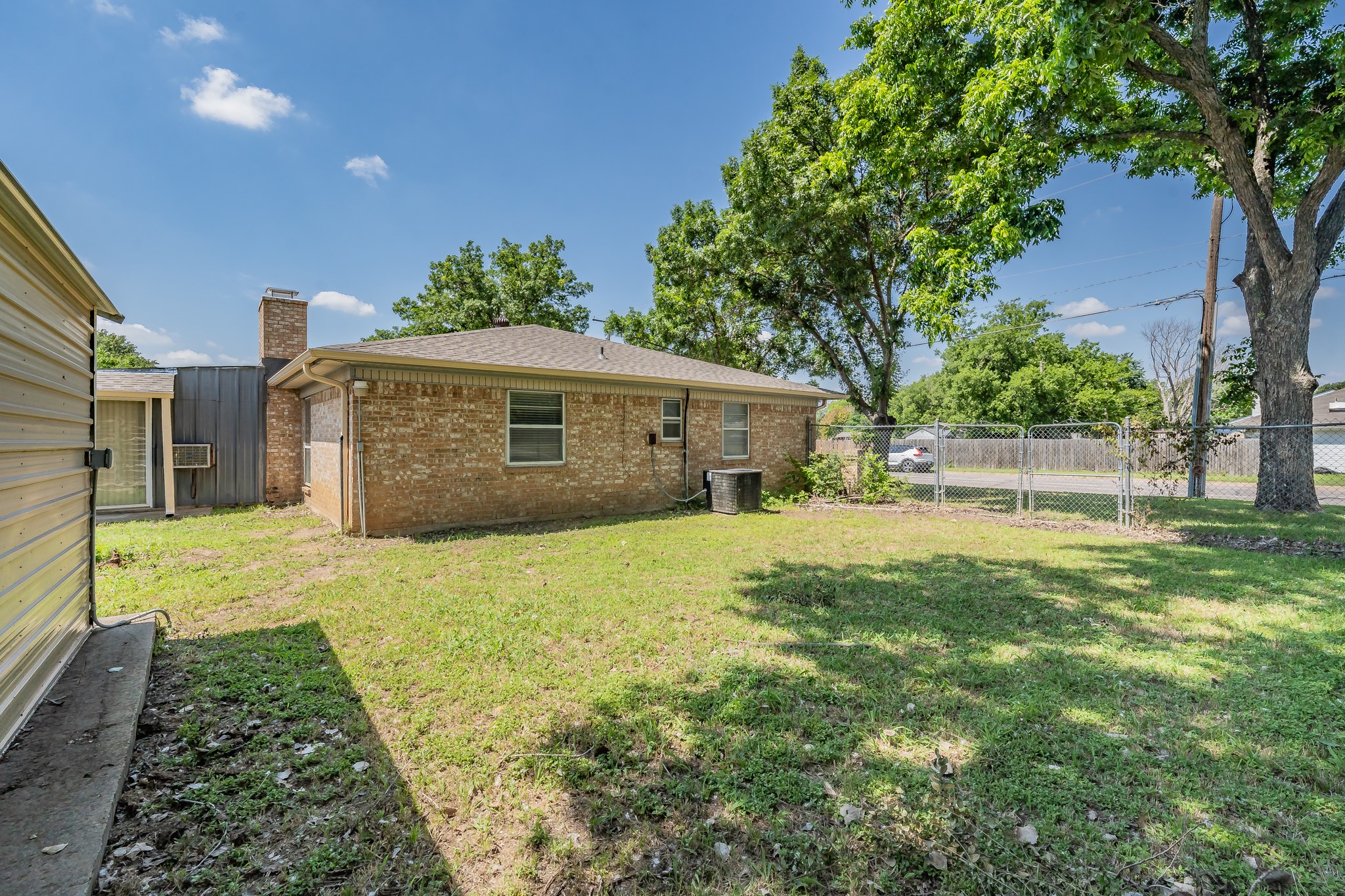 2863 Hitson Lane Fort Worth TX 76112