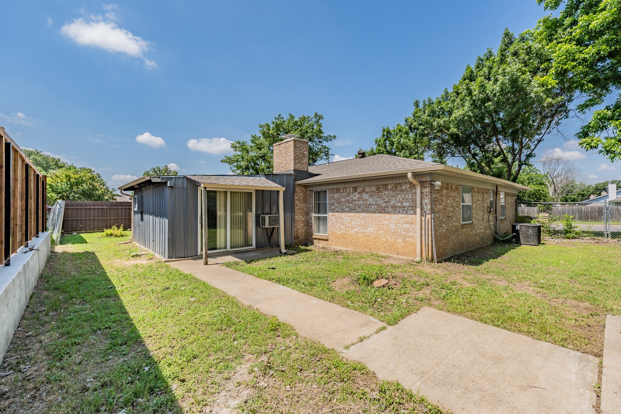 2863 Hitson Lane Fort Worth TX 76112