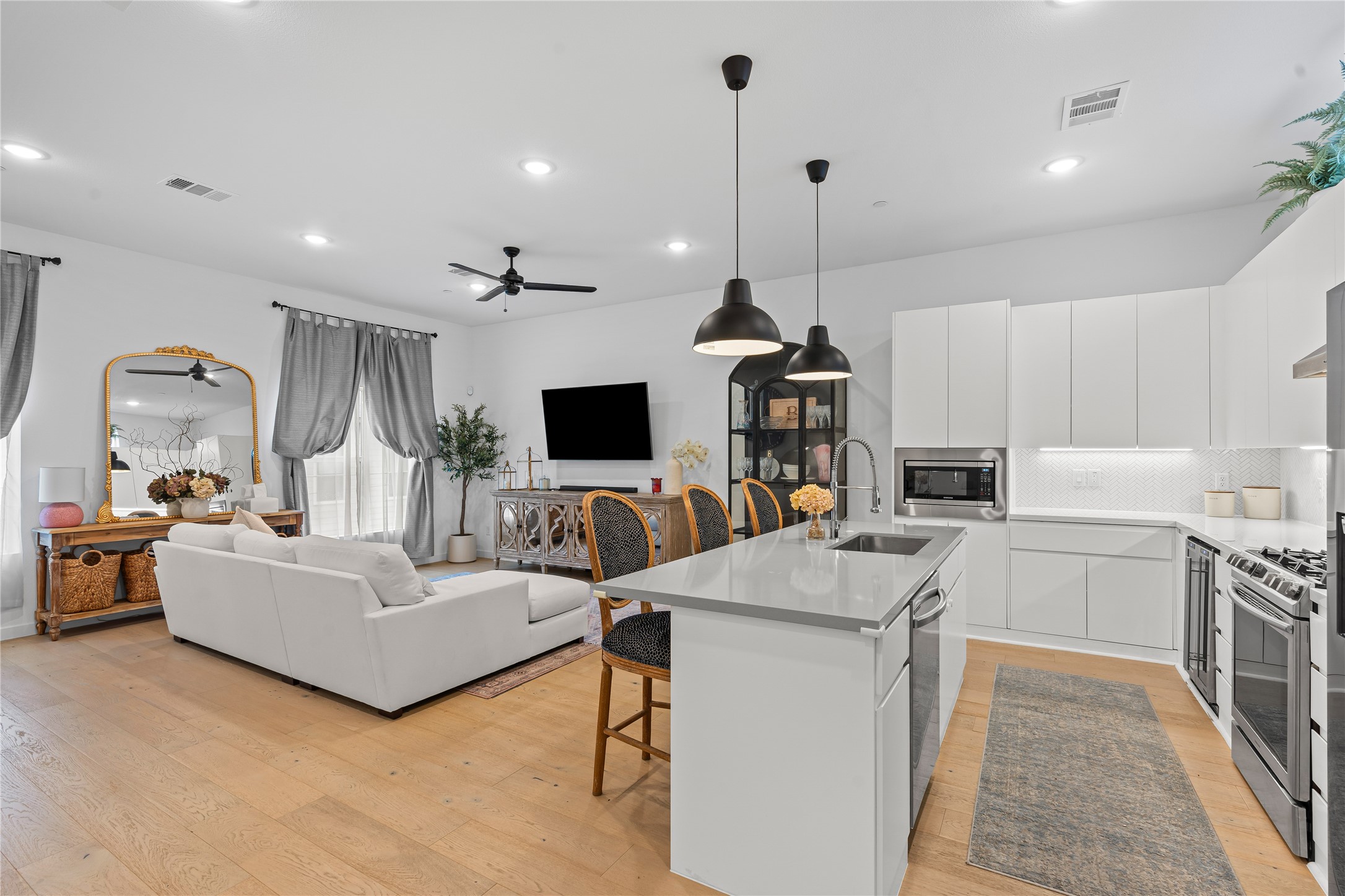 1505 N Garrett Avenue Dallas TX 75206