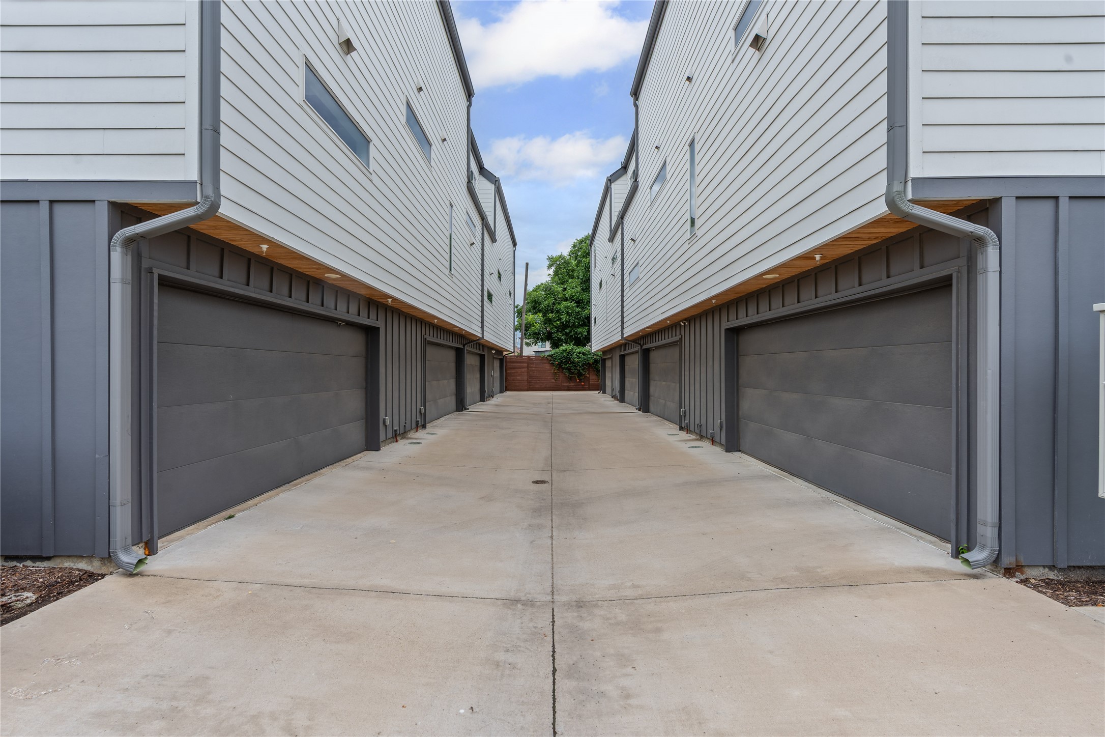 1505 N Garrett Avenue Dallas TX 75206