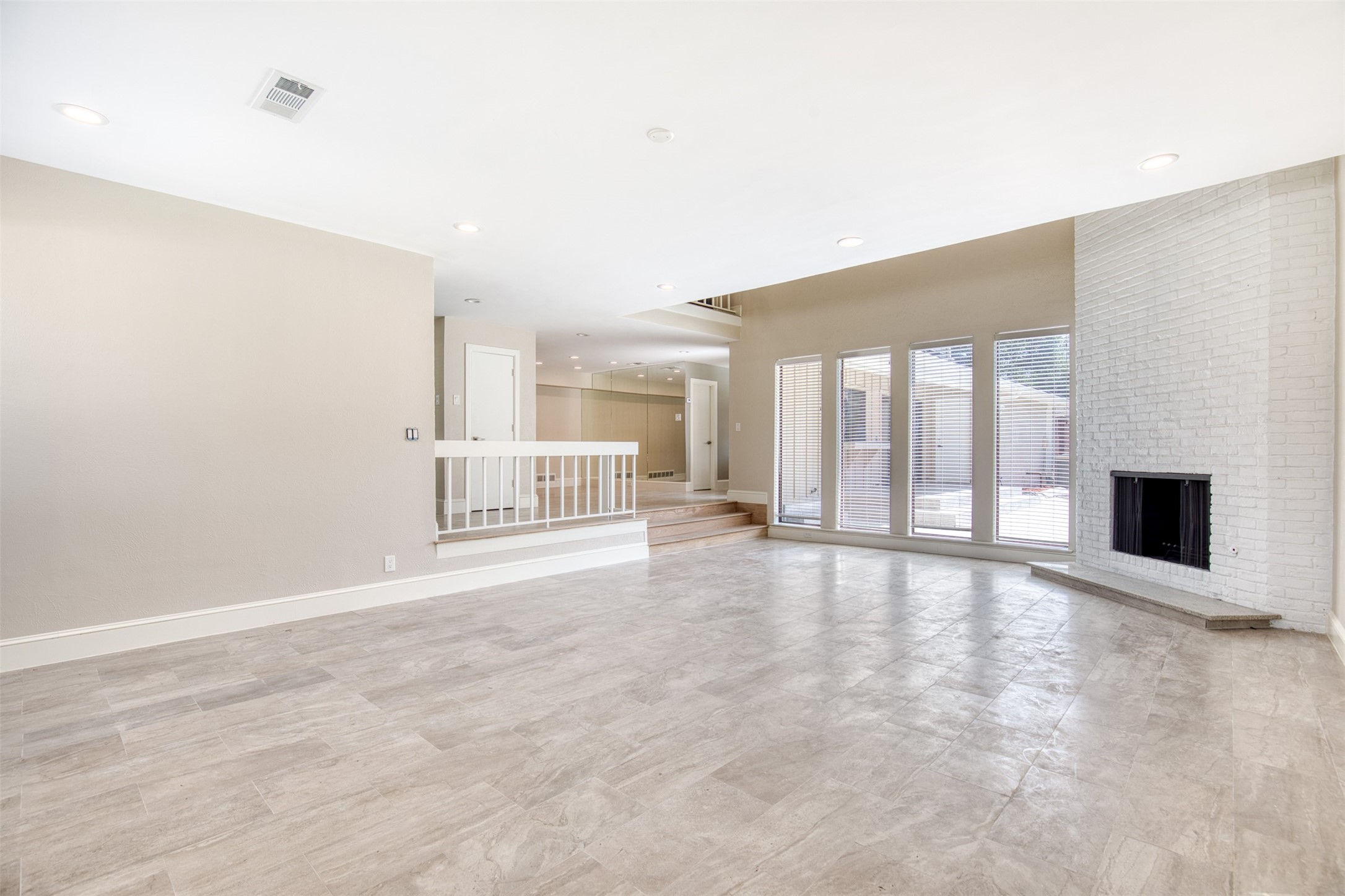 16341 Lauder Lane Dallas TX 75248