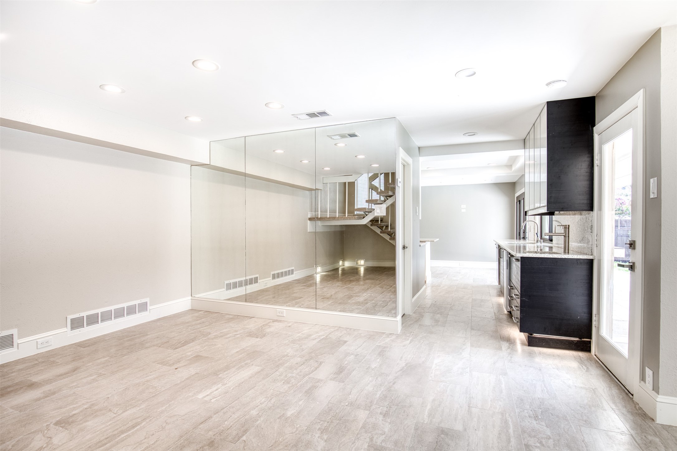 16341 Lauder Lane Dallas TX 75248