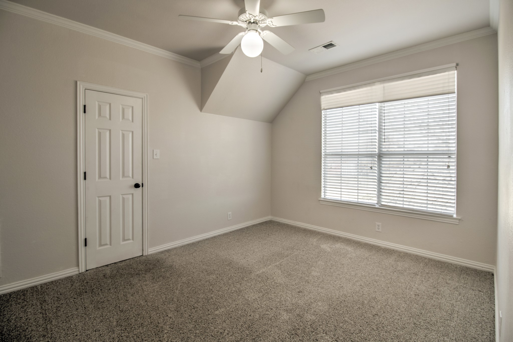 4275 Old Thomas Road Aubrey TX 76227