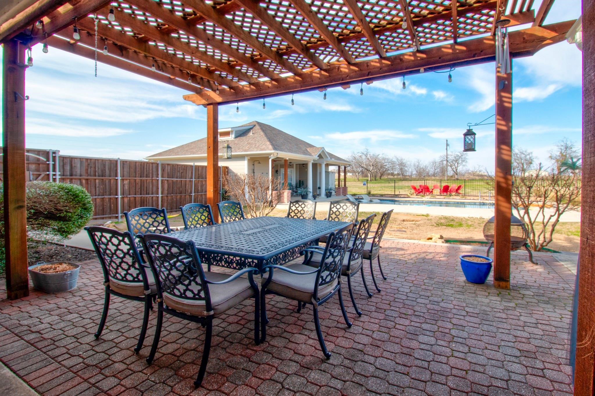 4275 Old Thomas Road Aubrey TX 76227